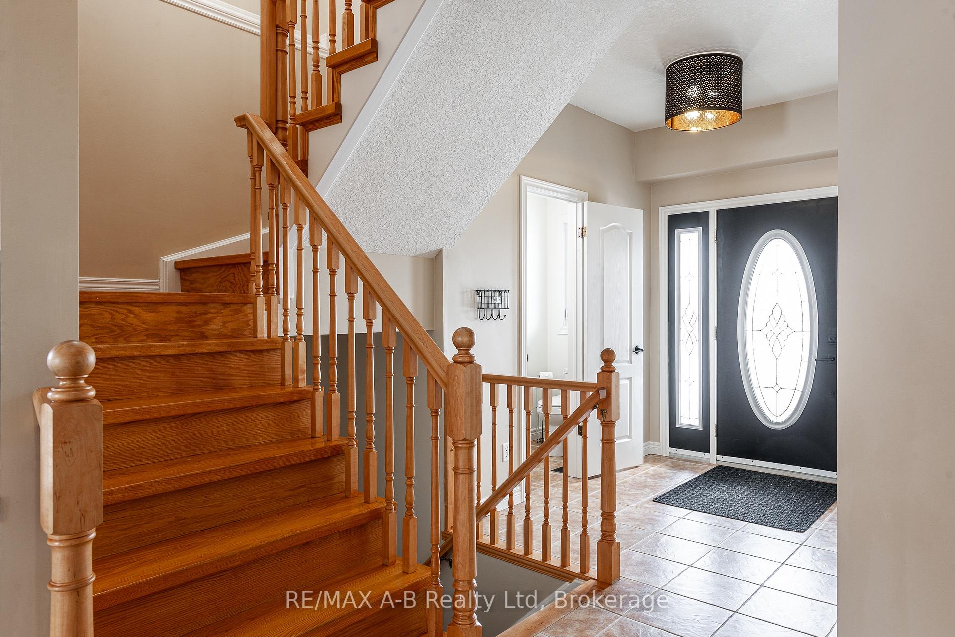 Photo 18 of 61 Yarrow Court, Kitchener — HOMEH