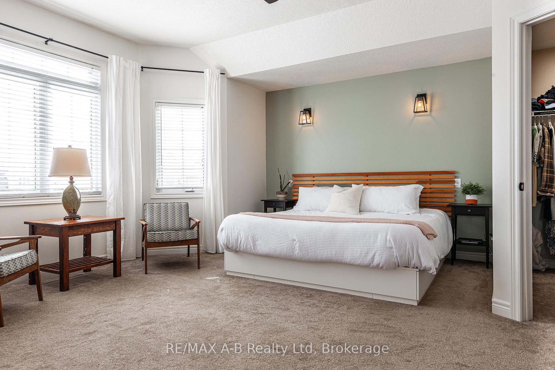 Photo 20 of 61 Yarrow Court, Kitchener — HOMEH