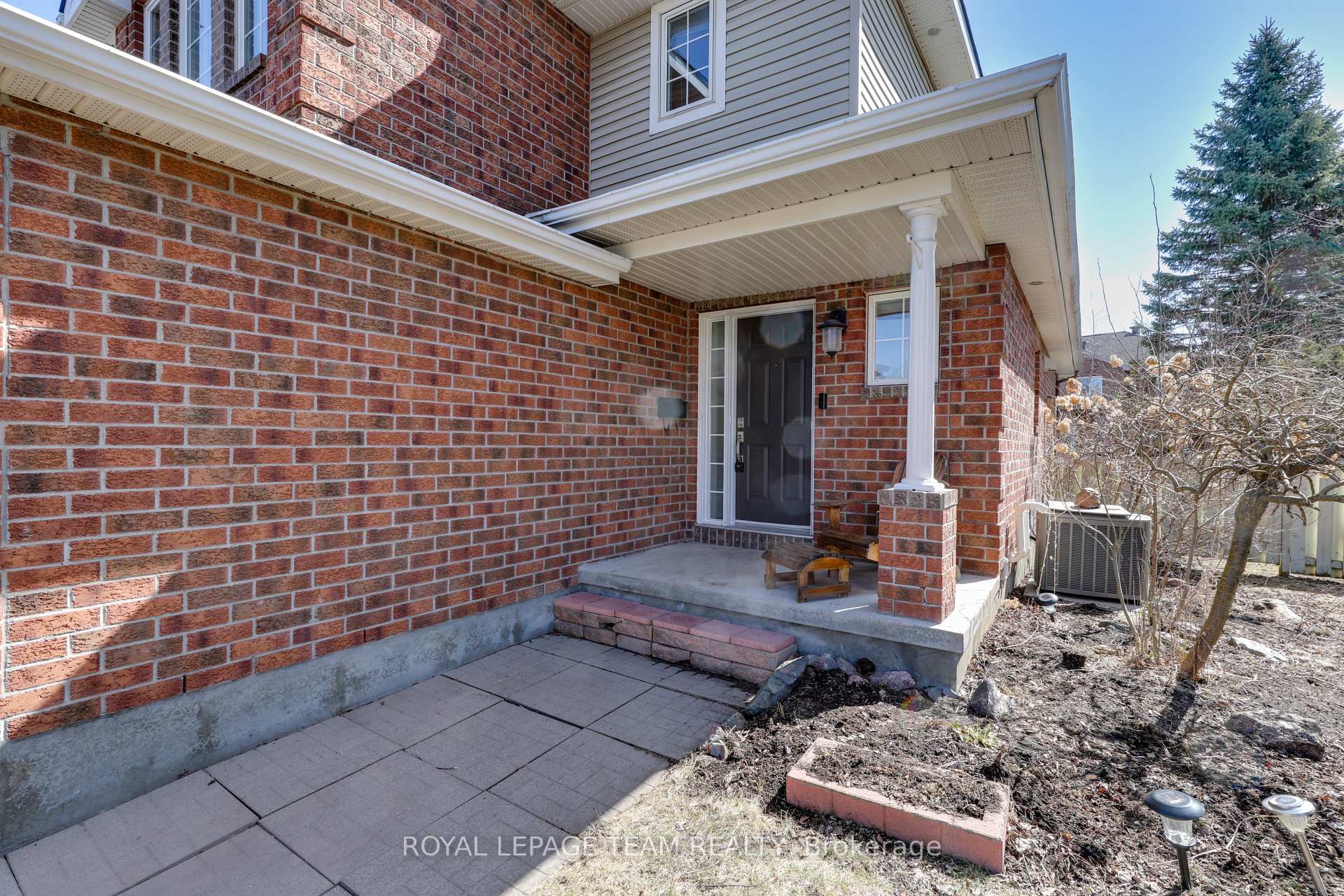 Photo 2 of 22 Sherring Crescent, Ottawa, Kanata - Kanata Lakes/Heritage Hills — HOMEH