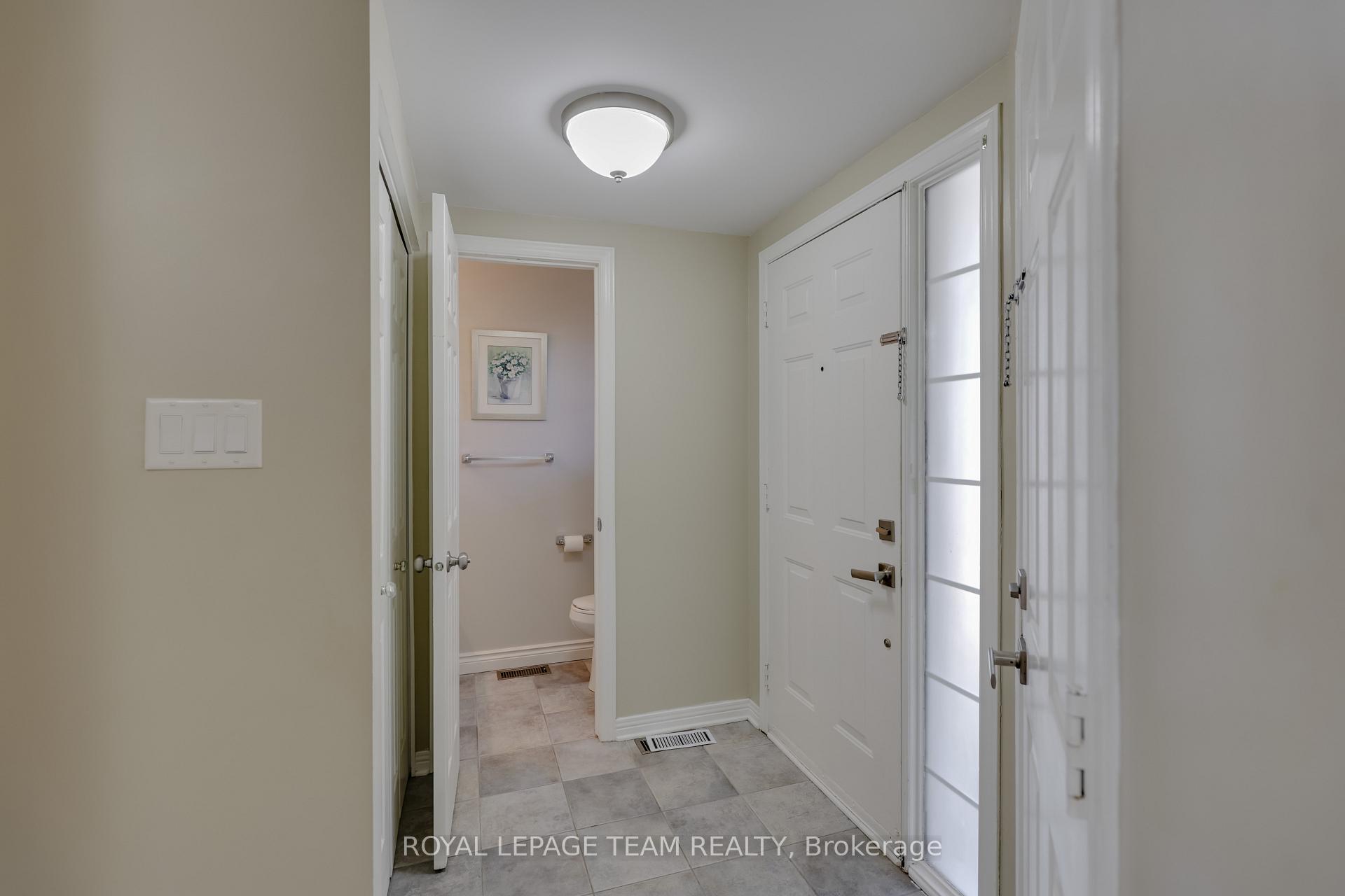 Photo 3 of 22 Sherring Crescent, Ottawa, Kanata - Kanata Lakes/Heritage Hills — HOMEH