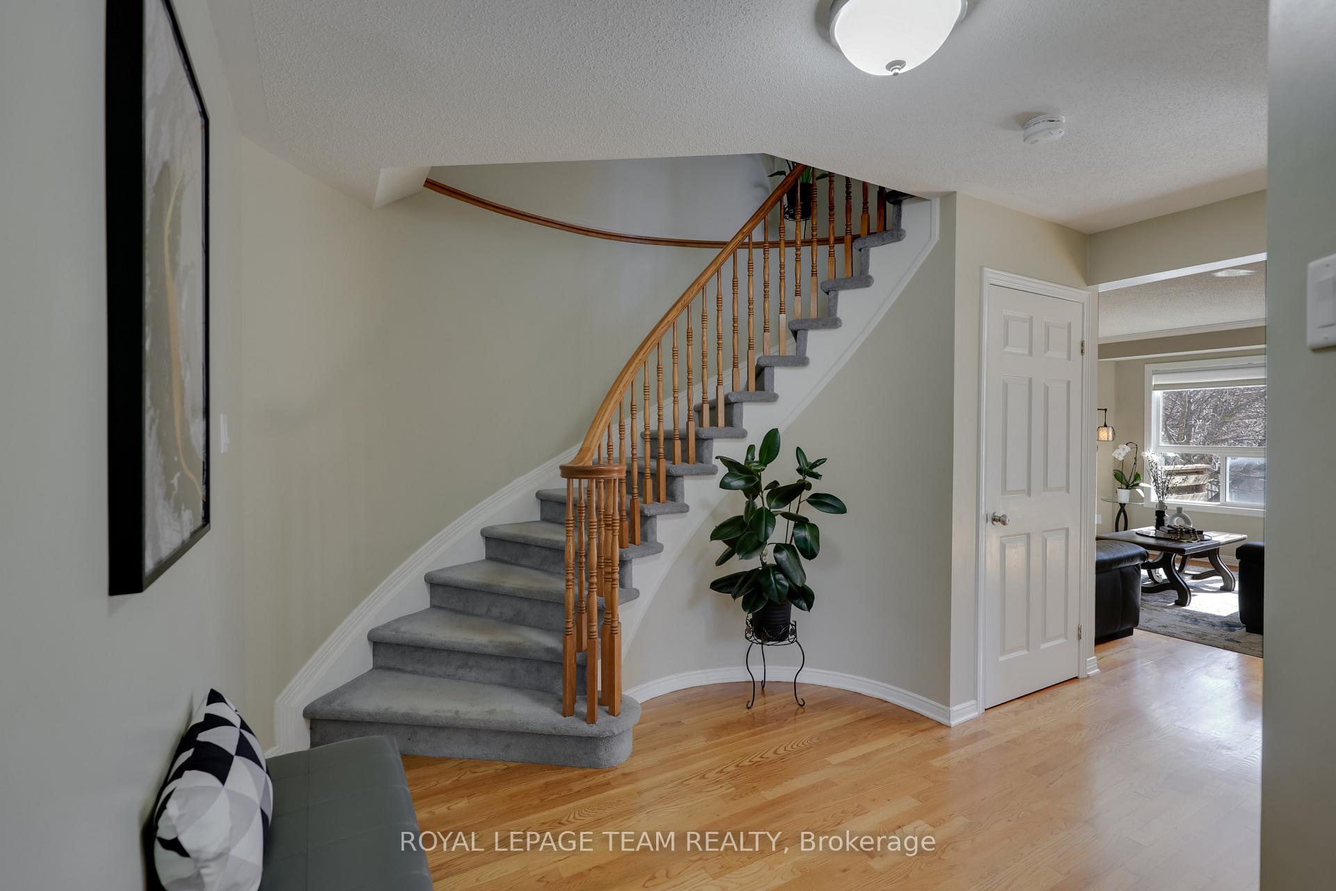 Photo 6 of 22 Sherring Crescent, Ottawa, Kanata - Kanata Lakes/Heritage Hills — HOMEH