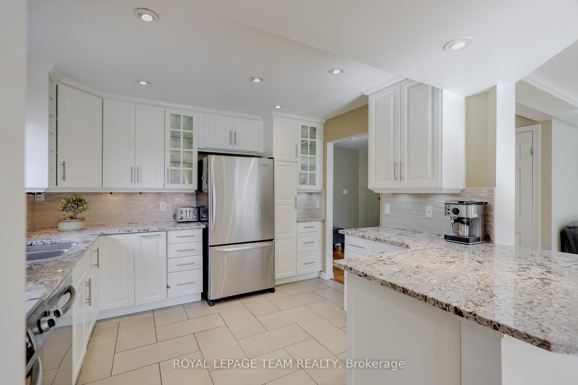 Photo 9 of 22 Sherring Crescent, Ottawa, Kanata - Kanata Lakes/Heritage Hills — HOMEH
