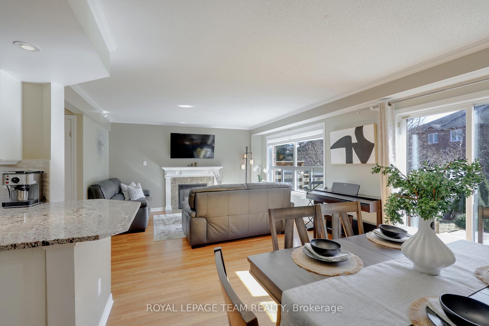 Photo 12 of 22 Sherring Crescent, Ottawa, Kanata - Kanata Lakes/Heritage Hills — HOMEH