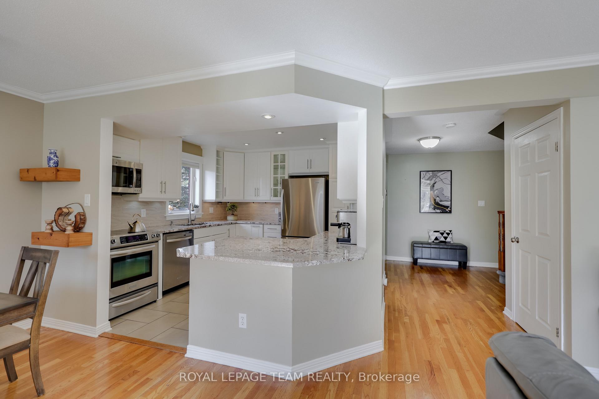 Photo 15 of 22 Sherring Crescent, Ottawa, Kanata - Kanata Lakes/Heritage Hills — HOMEH