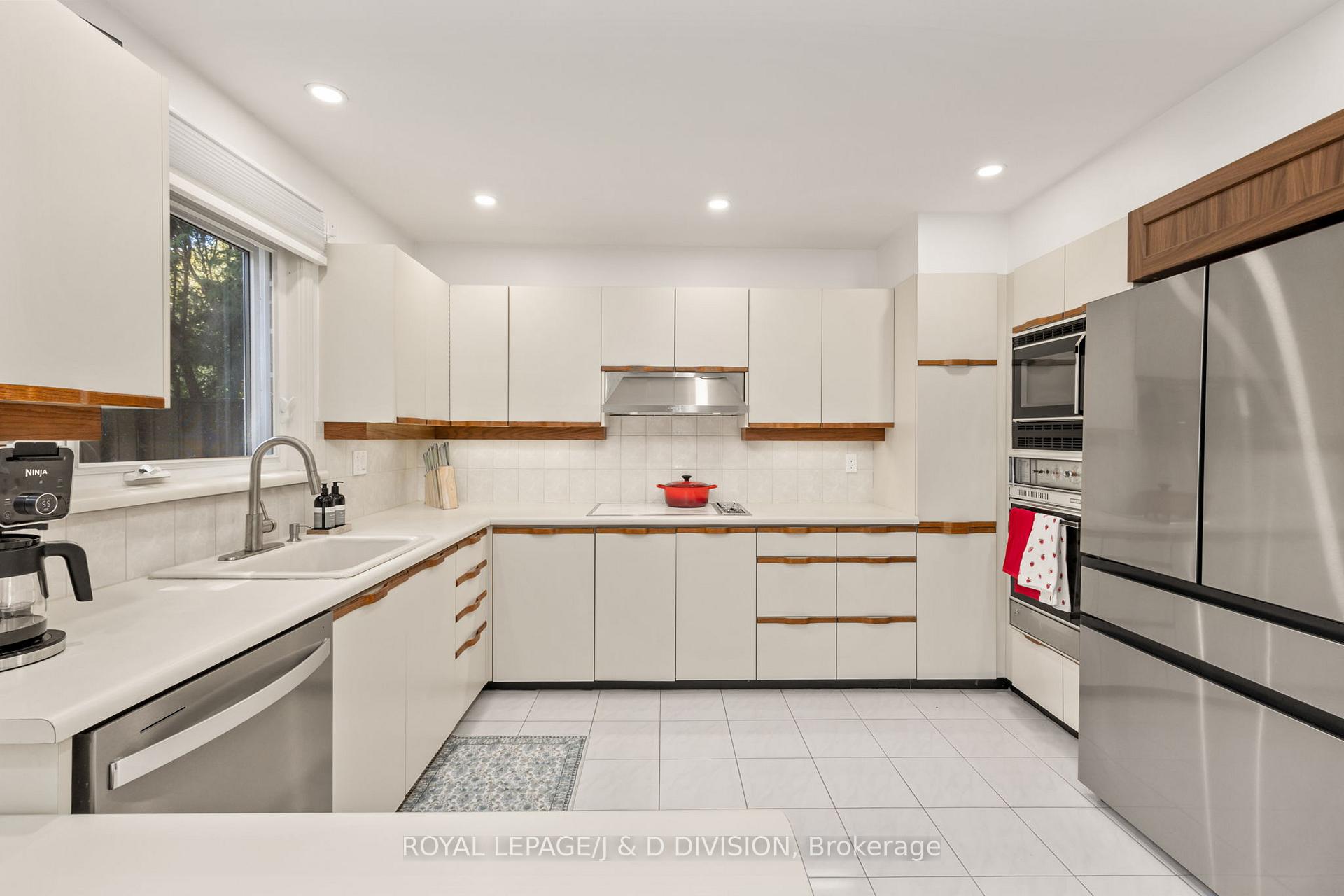 Photo 11 of 33 Almond Avenue, Markham, Grandview — HOMEH