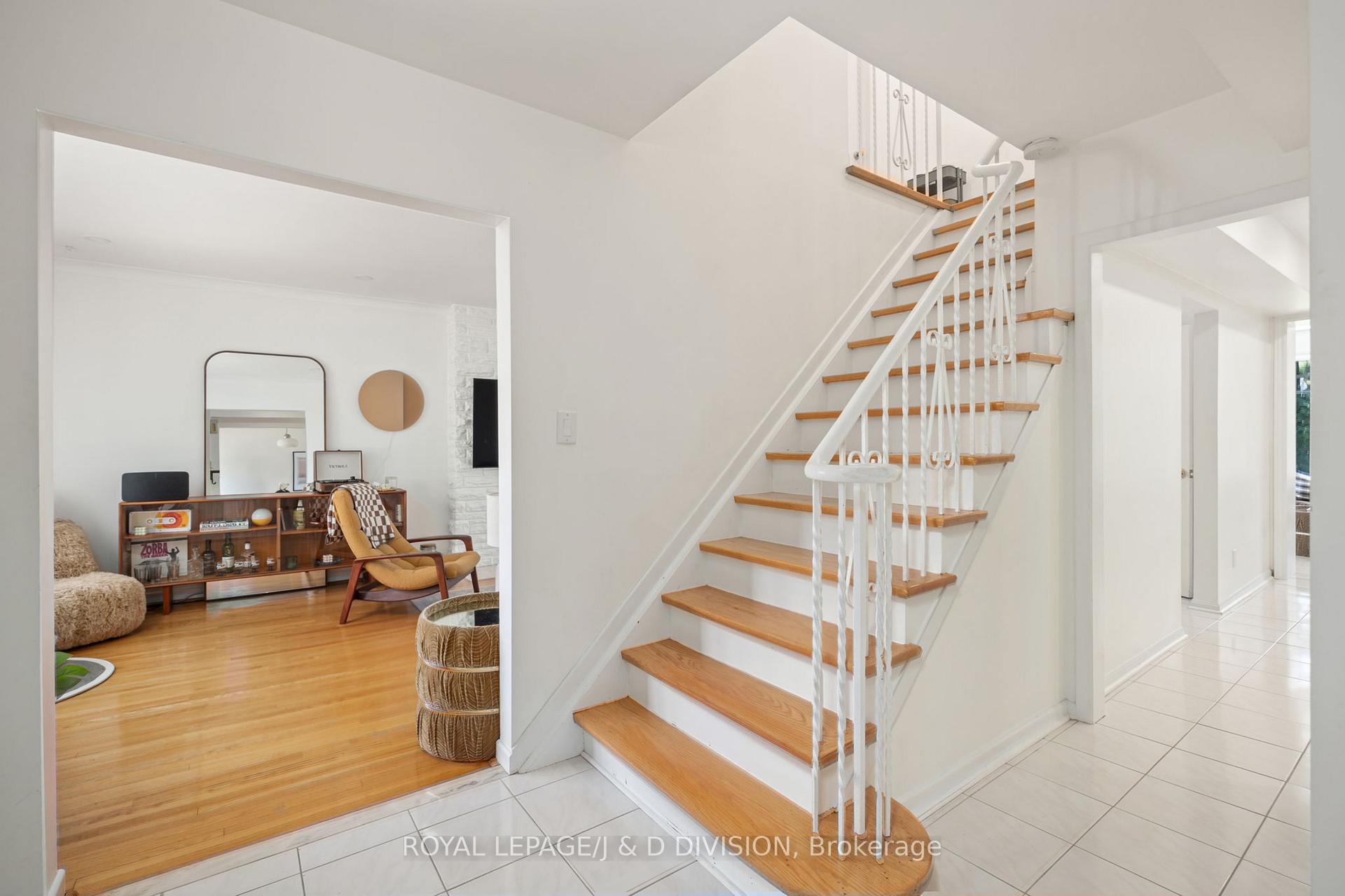 Photo 16 of 33 Almond Avenue, Markham, Grandview — HOMEH