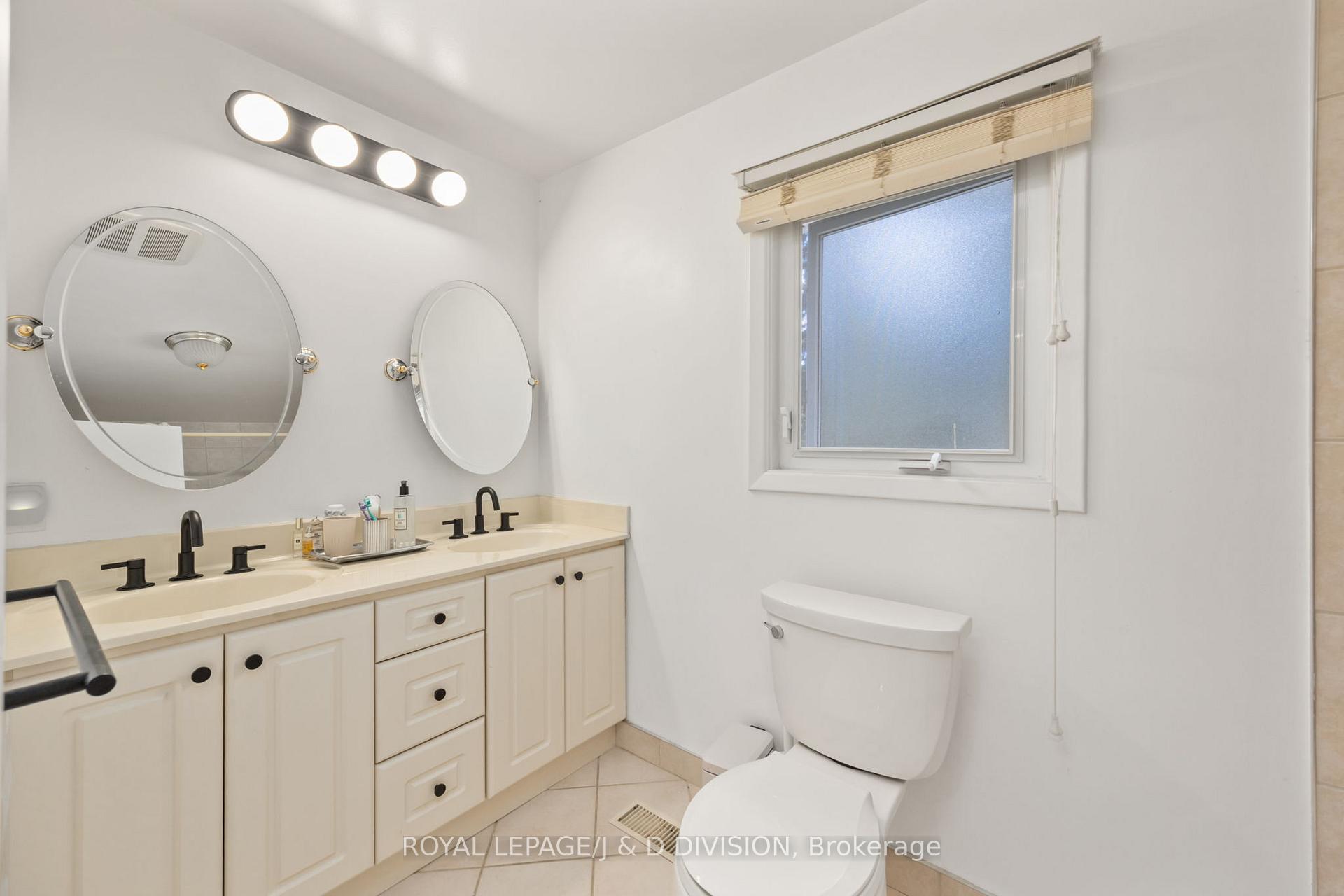 Photo 17 of 33 Almond Avenue, Markham, Grandview — HOMEH