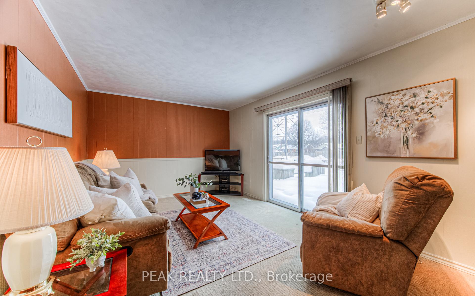 Photo 8 of 35 Dalewood Drive, Kitchener — HOMEH