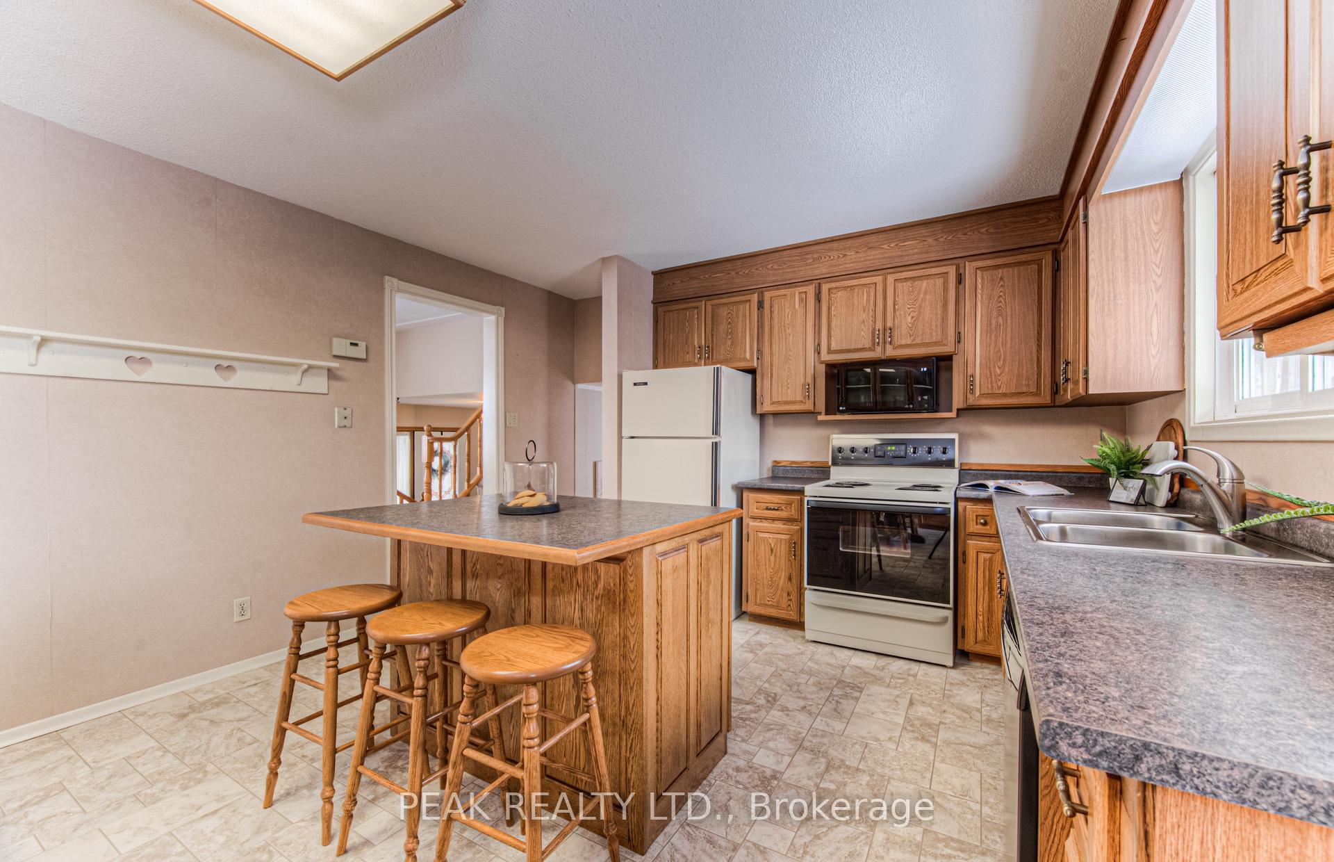 Photo 21 of 35 Dalewood Drive, Kitchener — HOMEH