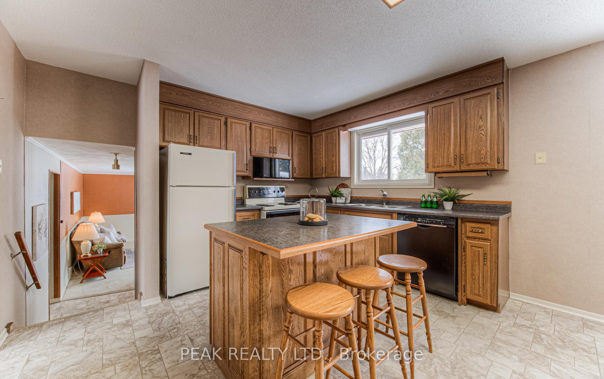Photo 22 of 35 Dalewood Drive, Kitchener — HOMEH