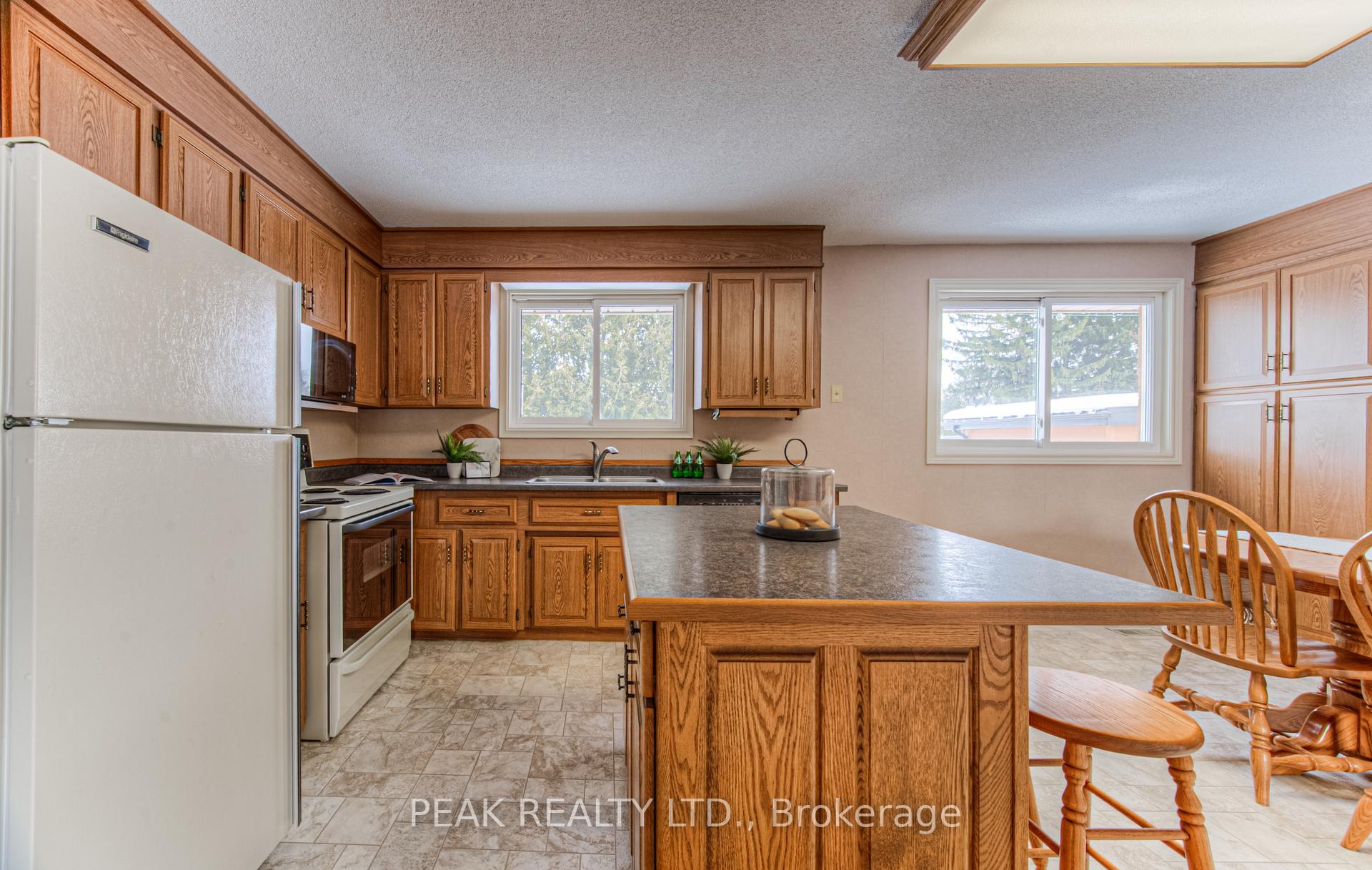Photo 23 of 35 Dalewood Drive, Kitchener — HOMEH