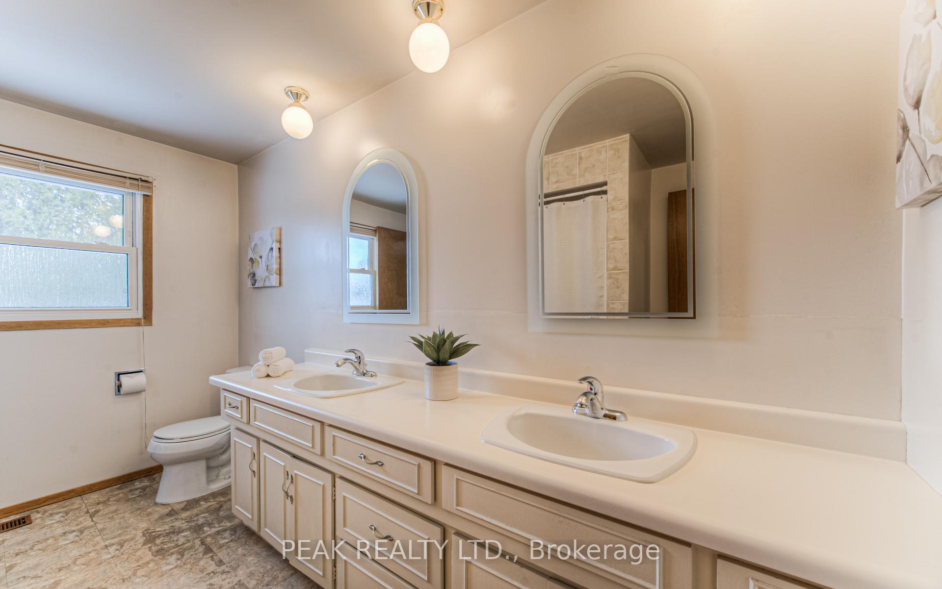 Photo 26 of 35 Dalewood Drive, Kitchener — HOMEH