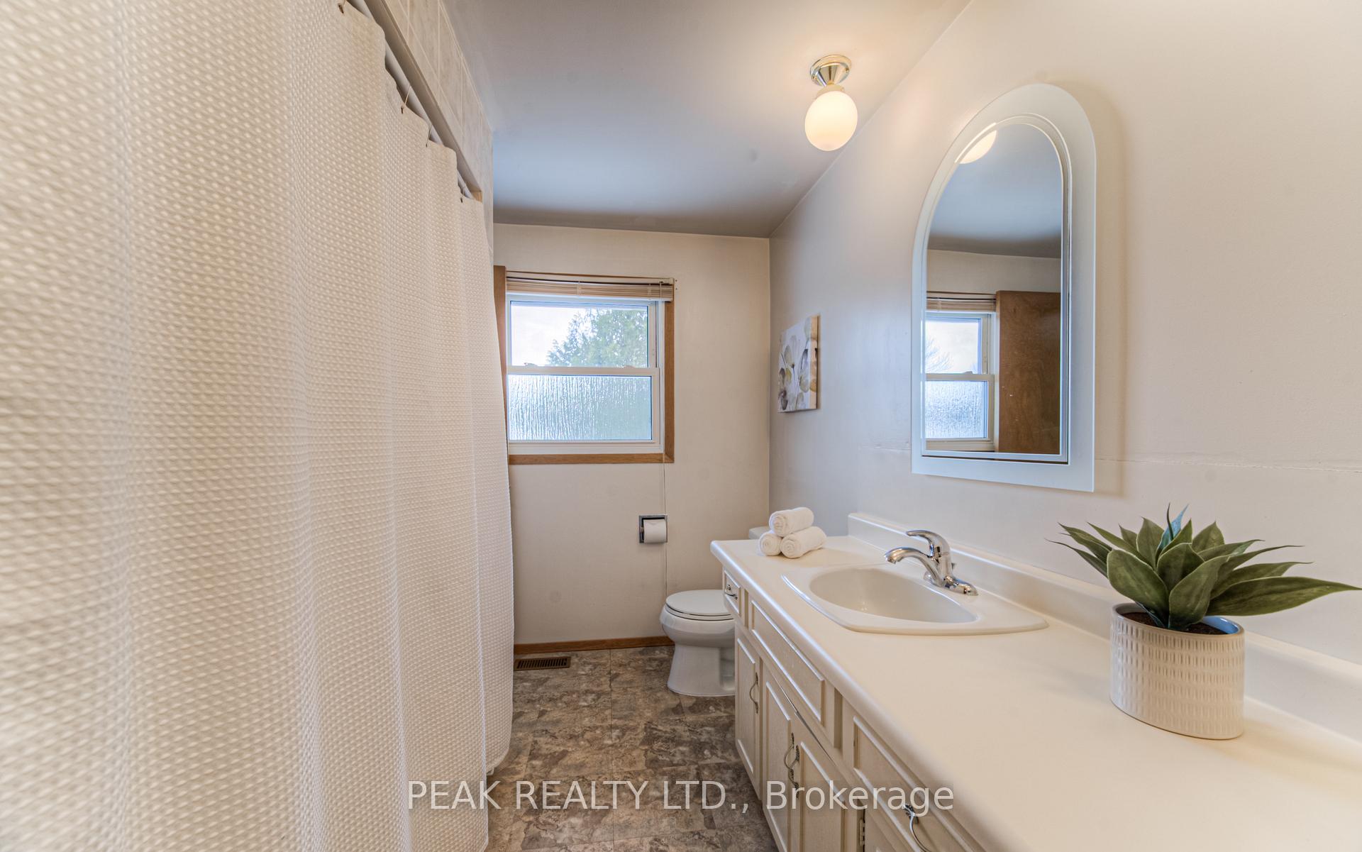 Photo 27 of 35 Dalewood Drive, Kitchener — HOMEH