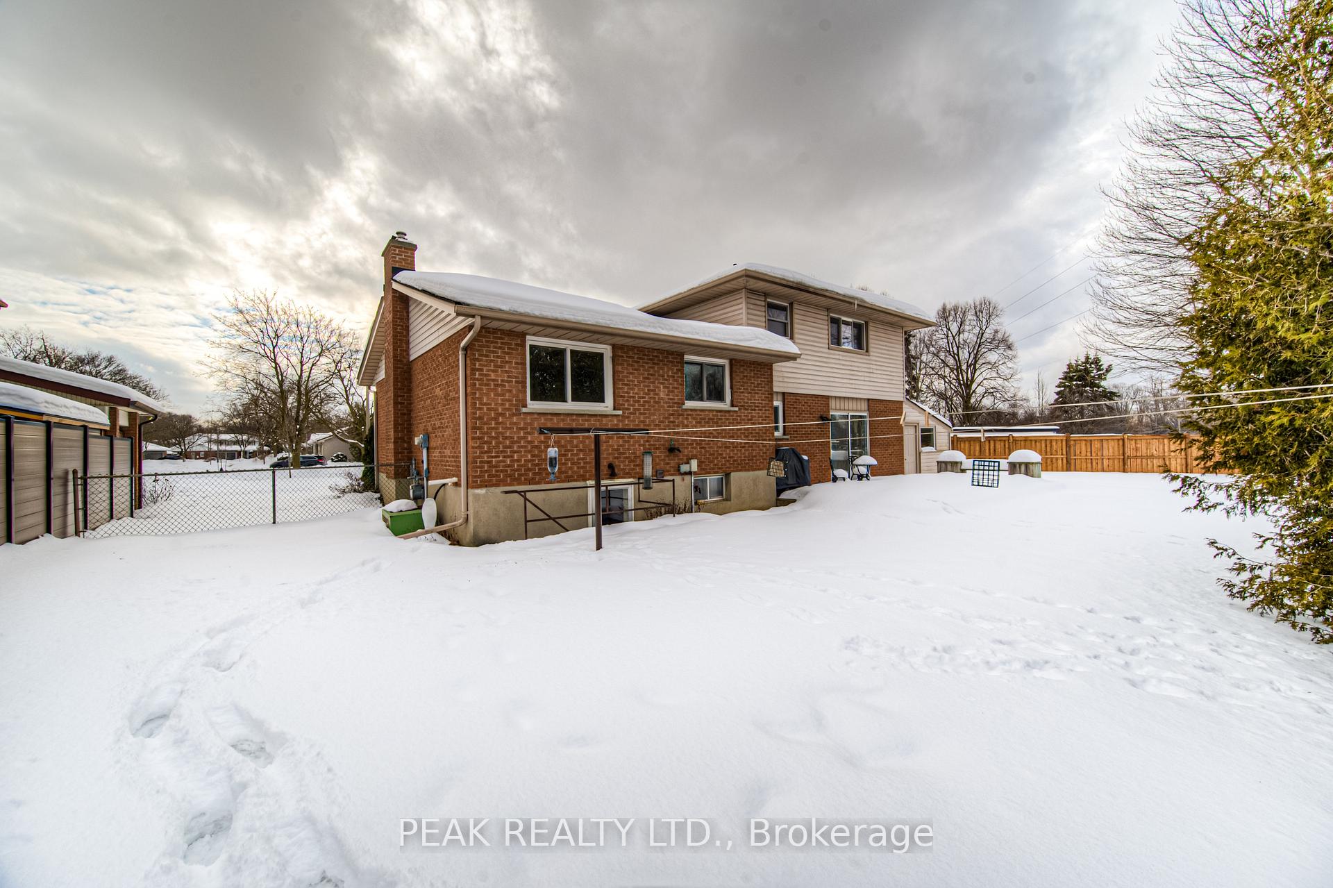 Photo 37 of 35 Dalewood Drive, Kitchener — HOMEH