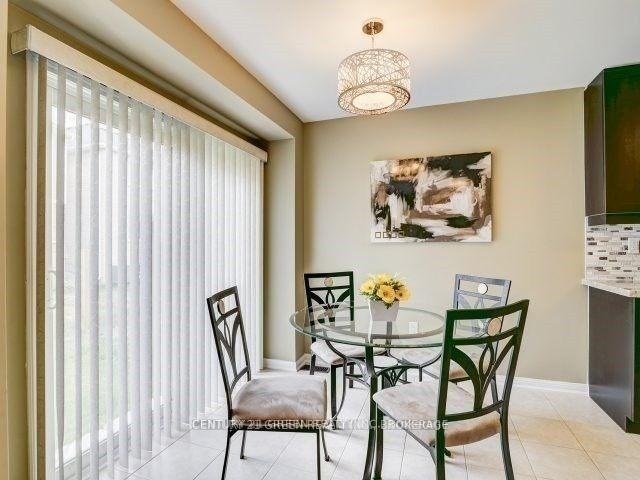 Photo 11 of 73 Ruhl Drive, Milton, Willmott — HOMEH