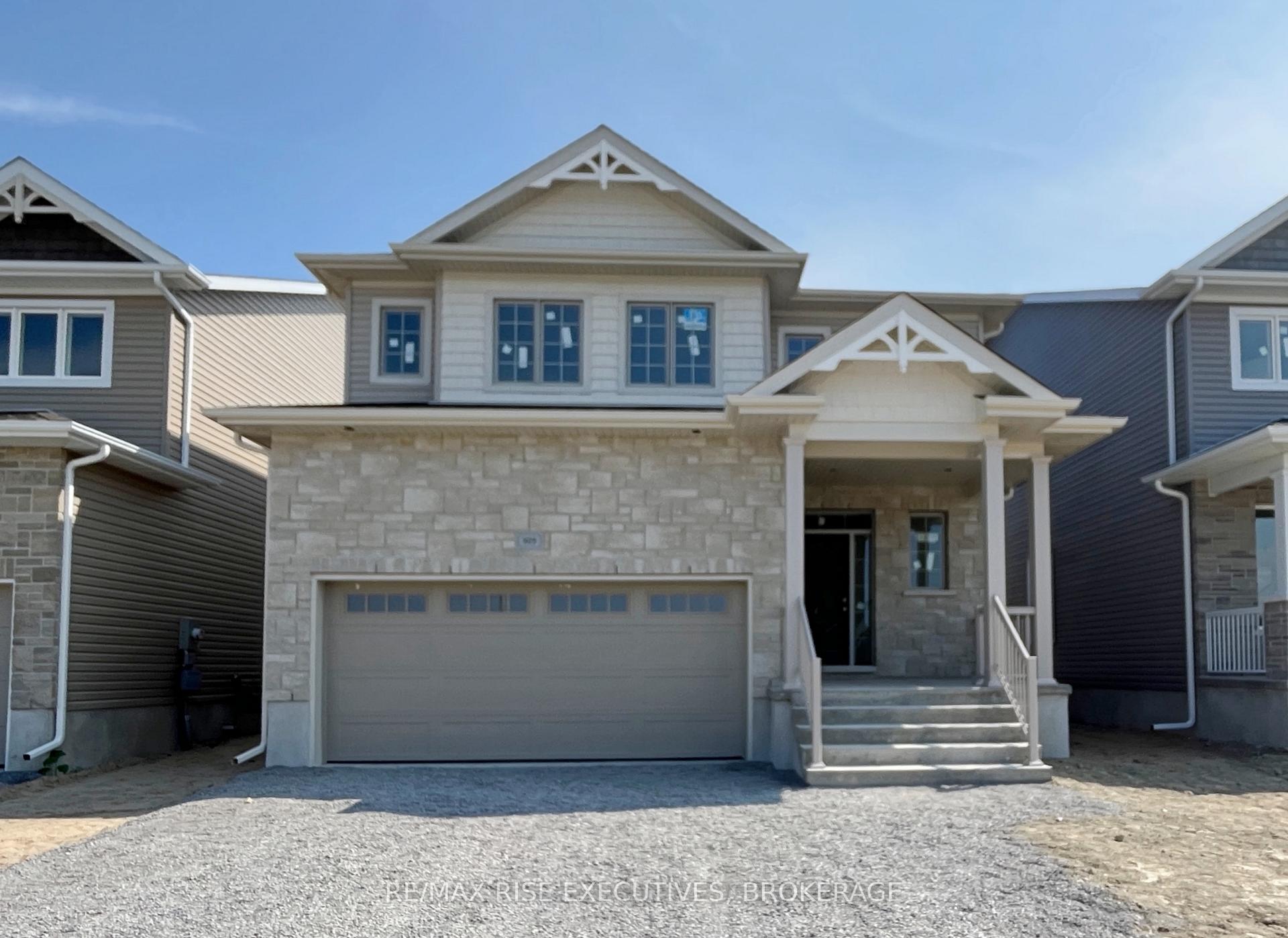 Front of 929 Goodwin Drive