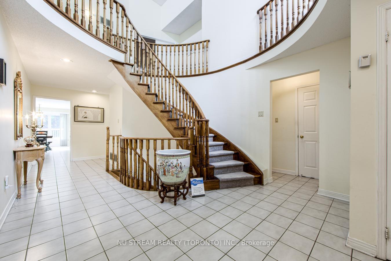 Photo 4 of 61 Coledale Road, Markham, Unionville — HOMEH