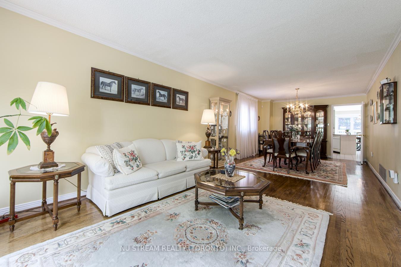 Photo 8 of 61 Coledale Road, Markham, Unionville — HOMEH