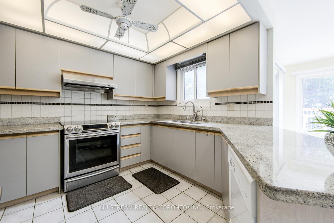 Photo 11 of 61 Coledale Road, Markham, Unionville — HOMEH