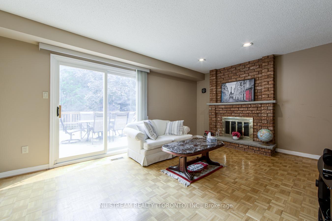 Photo 17 of 61 Coledale Road, Markham, Unionville — HOMEH