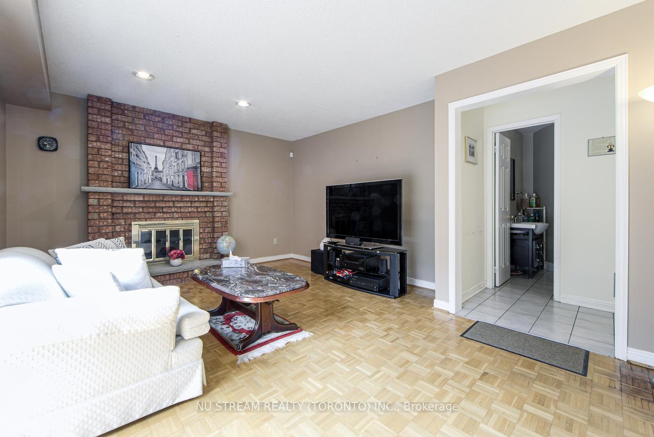 Photo 18 of 61 Coledale Road, Markham, Unionville — HOMEH