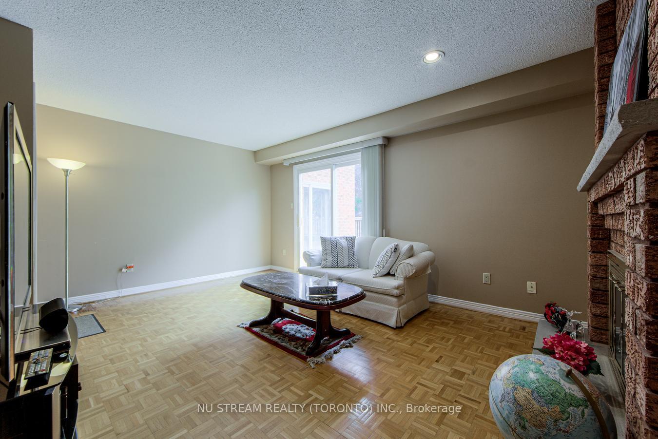 Photo 19 of 61 Coledale Road, Markham, Unionville — HOMEH
