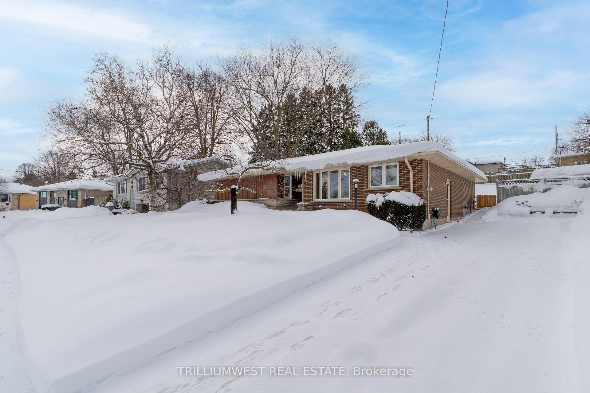 Photo 1 of 45 Larkspur Crescent, Kitchener — HOMEH