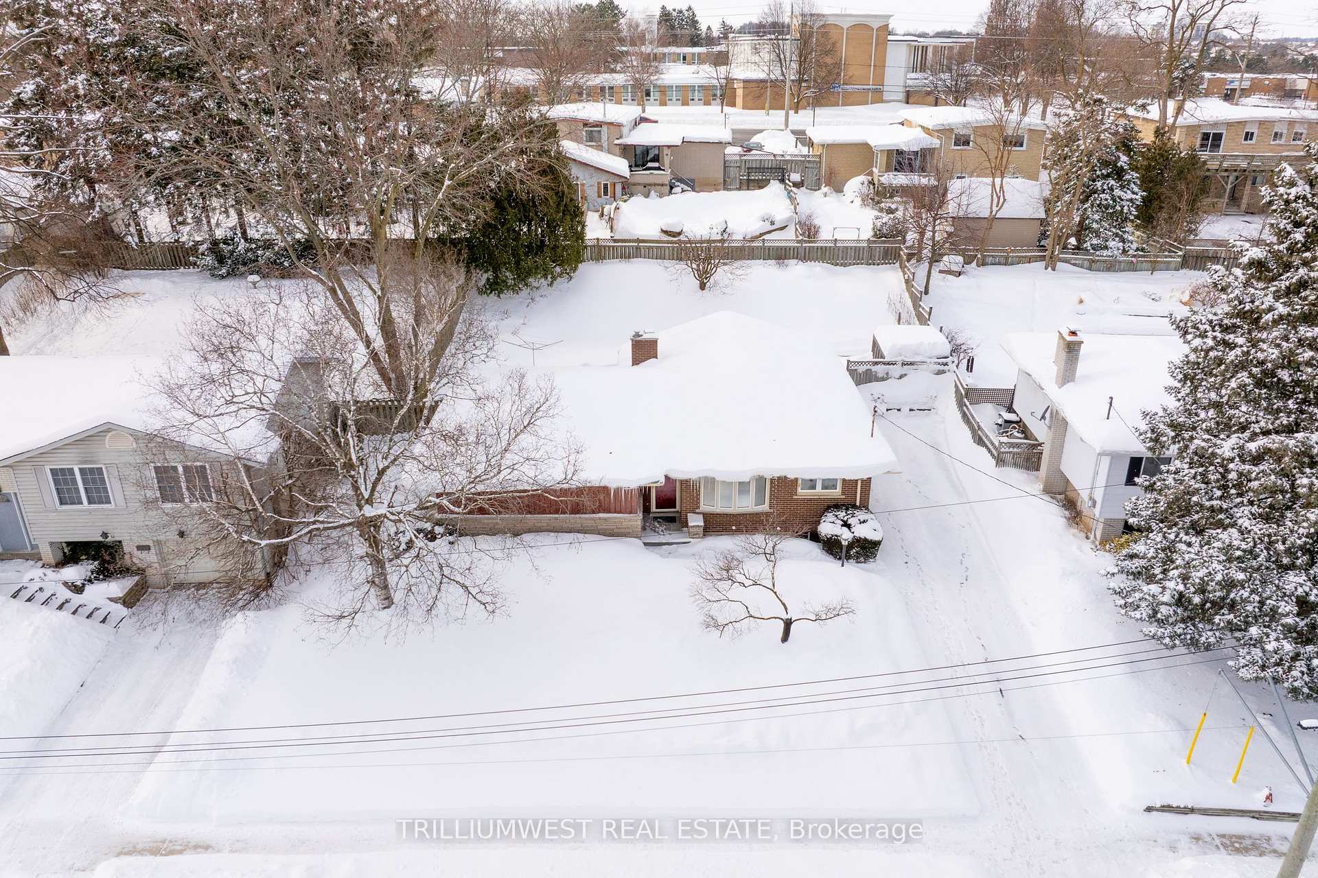 Photo 2 of 45 Larkspur Crescent, Kitchener — HOMEH
