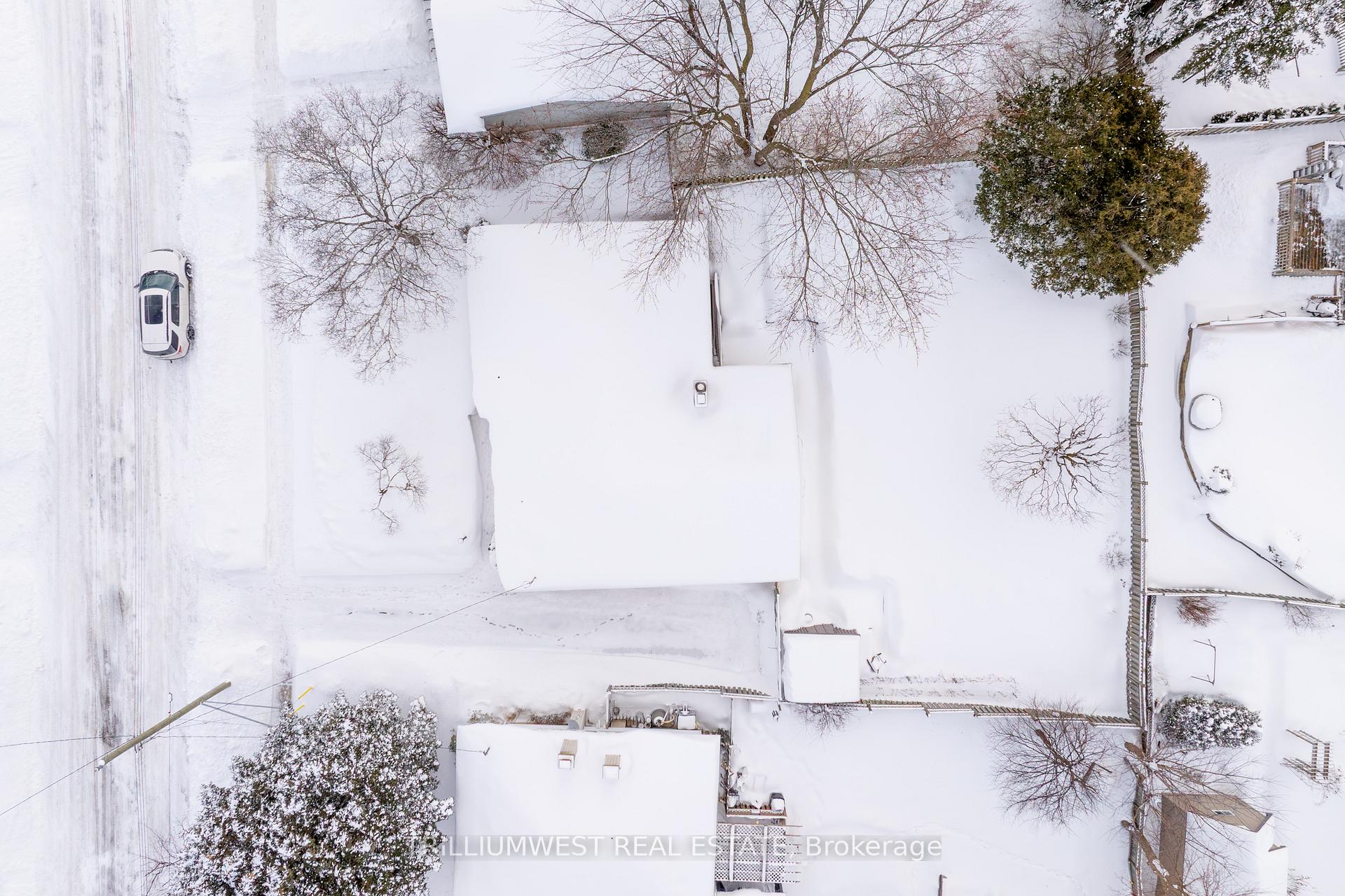 Photo 3 of 45 Larkspur Crescent, Kitchener — HOMEH
