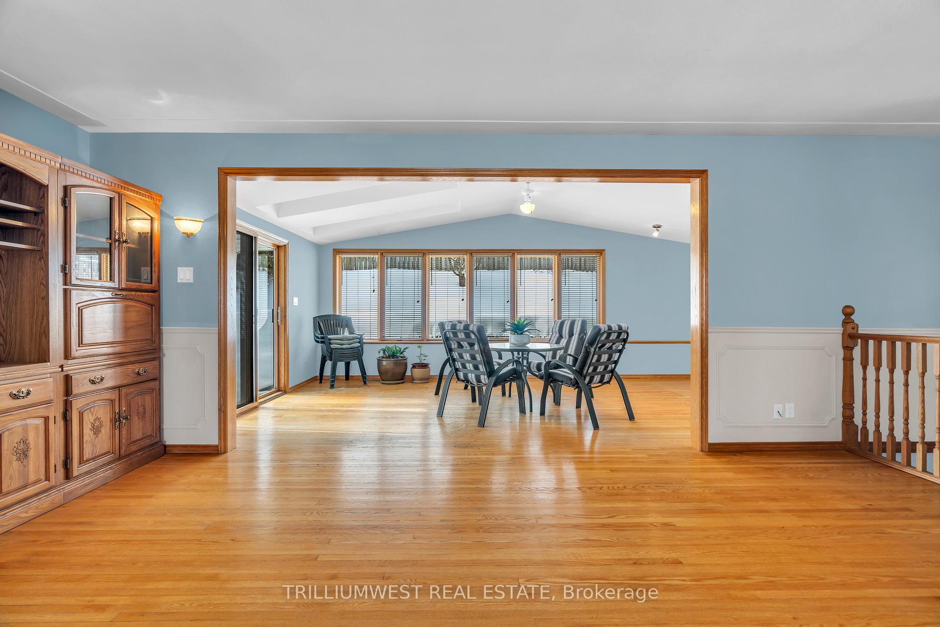 Photo 6 of 45 Larkspur Crescent, Kitchener — HOMEH