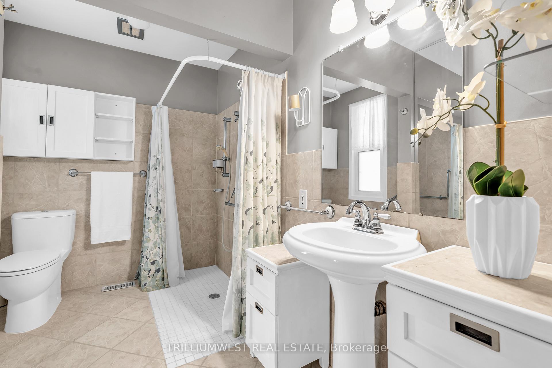 Photo 32 of 45 Larkspur Crescent, Kitchener — HOMEH