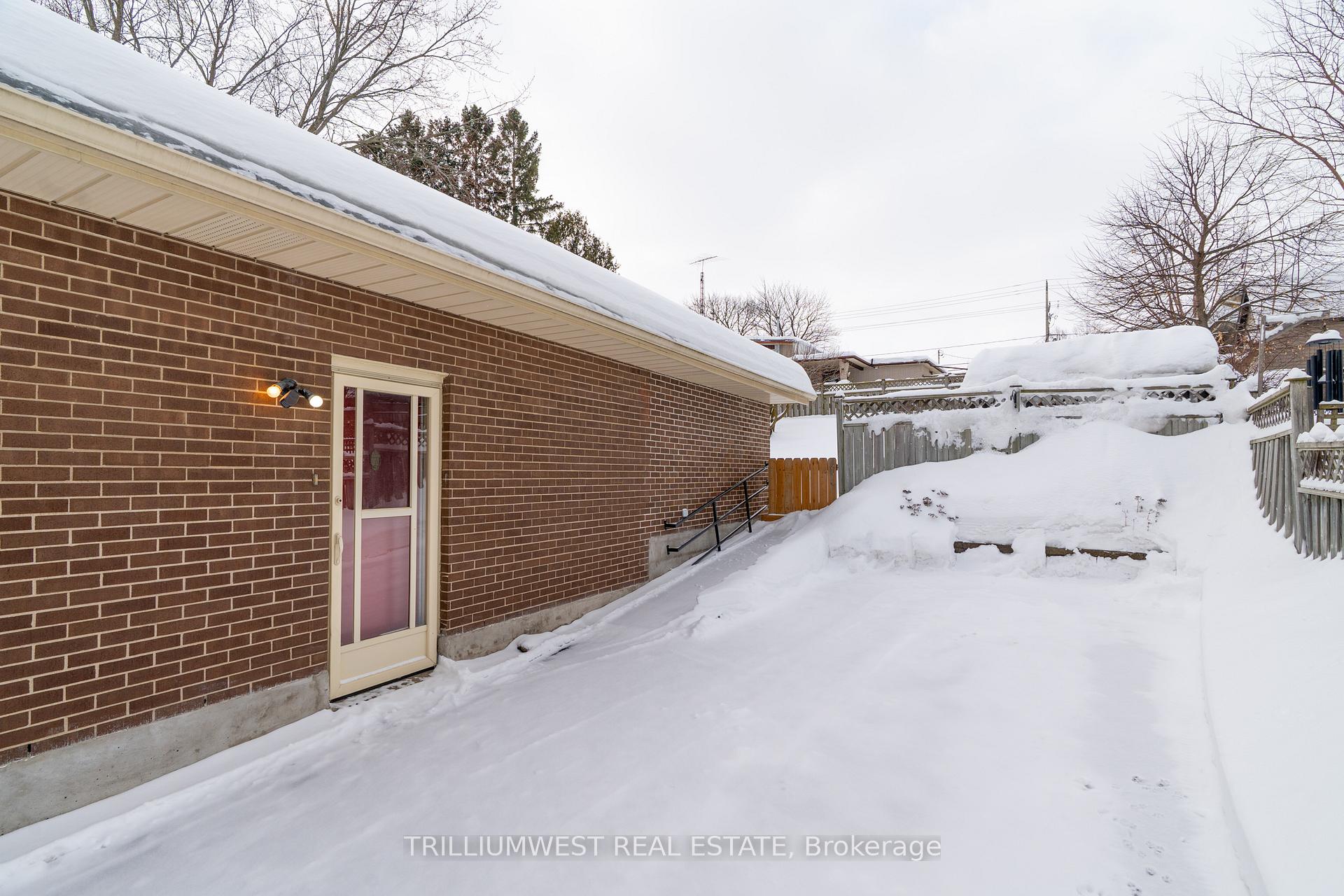 Photo 40 of 45 Larkspur Crescent, Kitchener — HOMEH