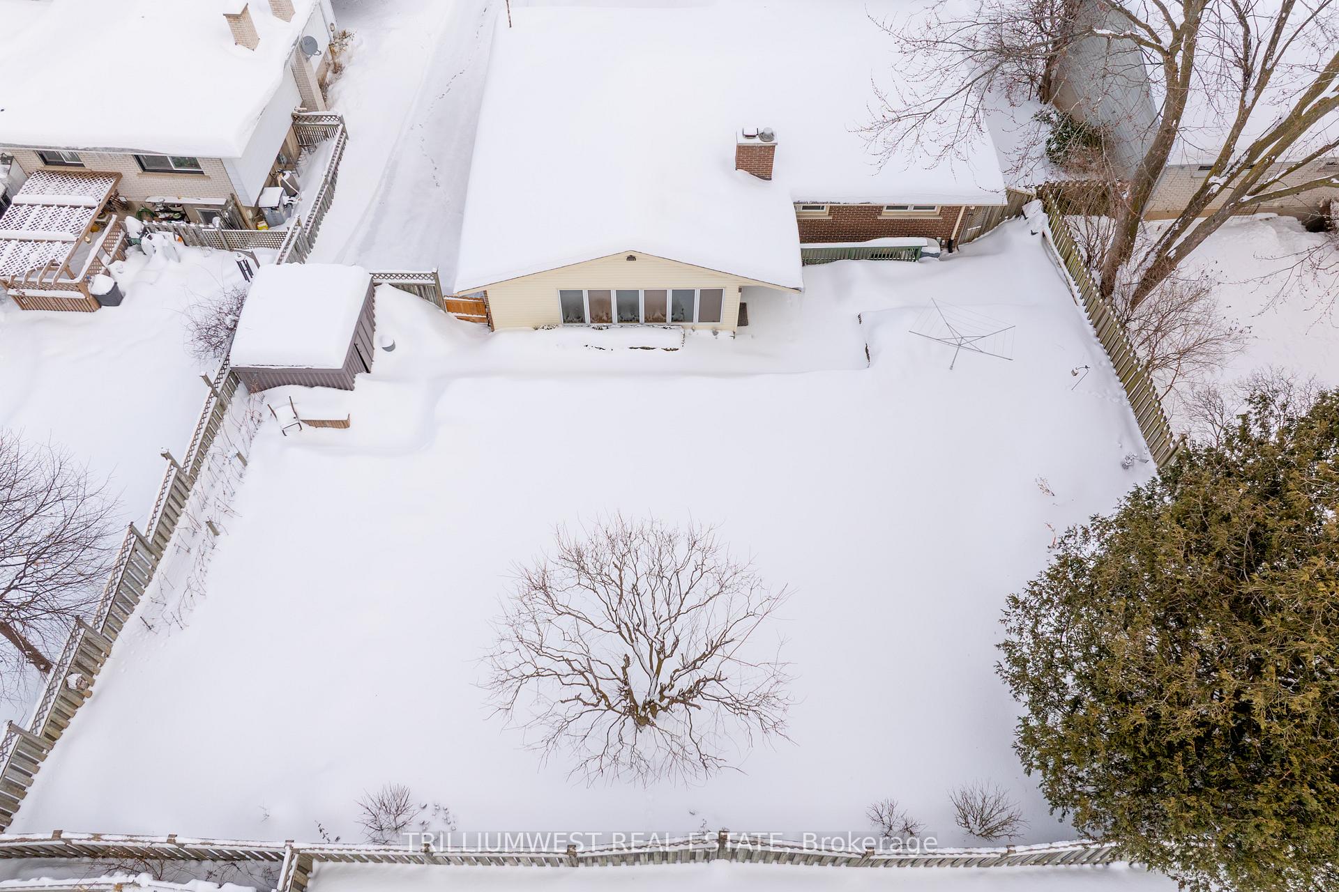 Photo 41 of 45 Larkspur Crescent, Kitchener — HOMEH