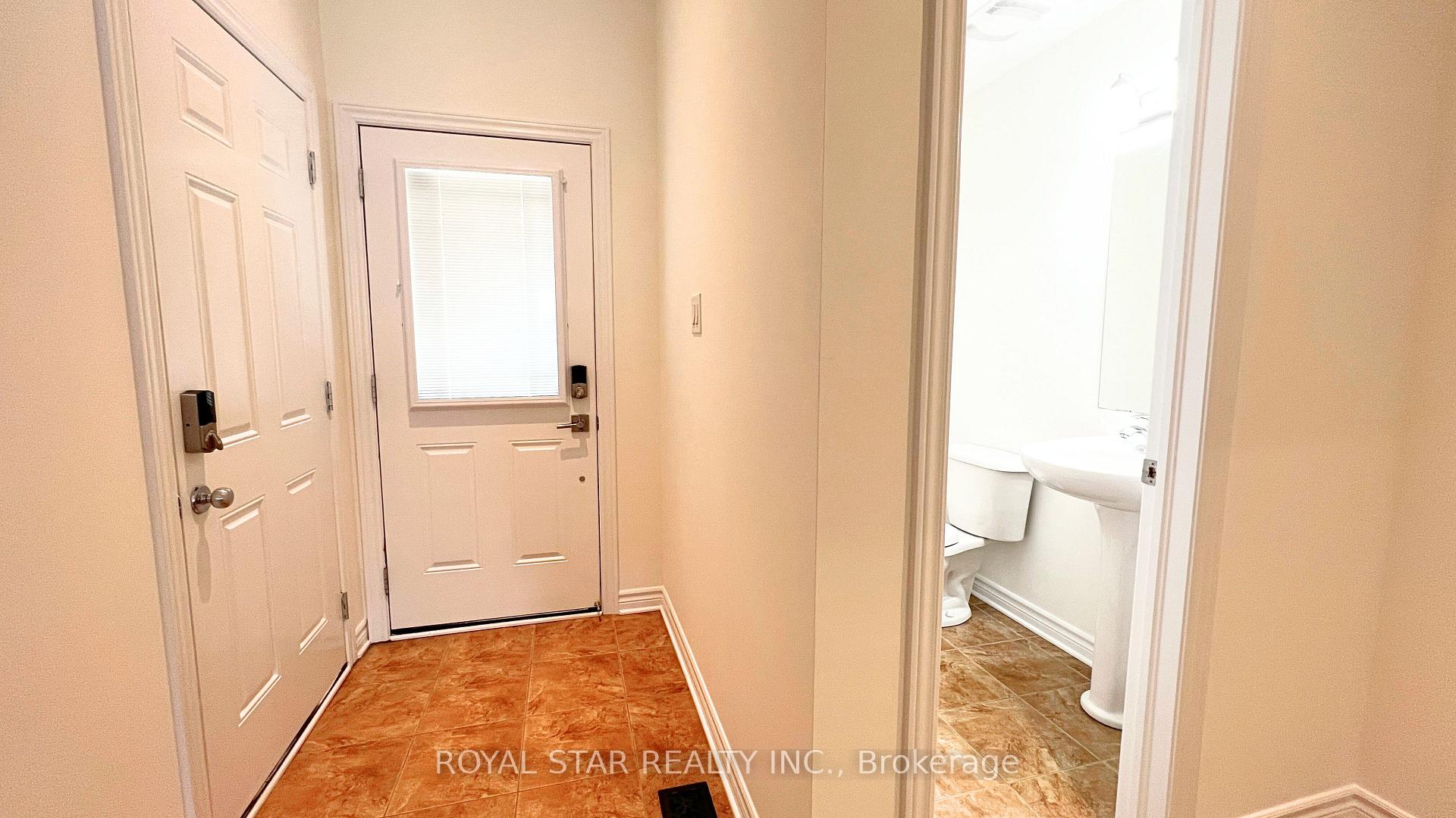 Photo 3 of 227 Hunterbrook Street, Ottawa, Kanata - Morgan's Grant/South March — HOMEH
