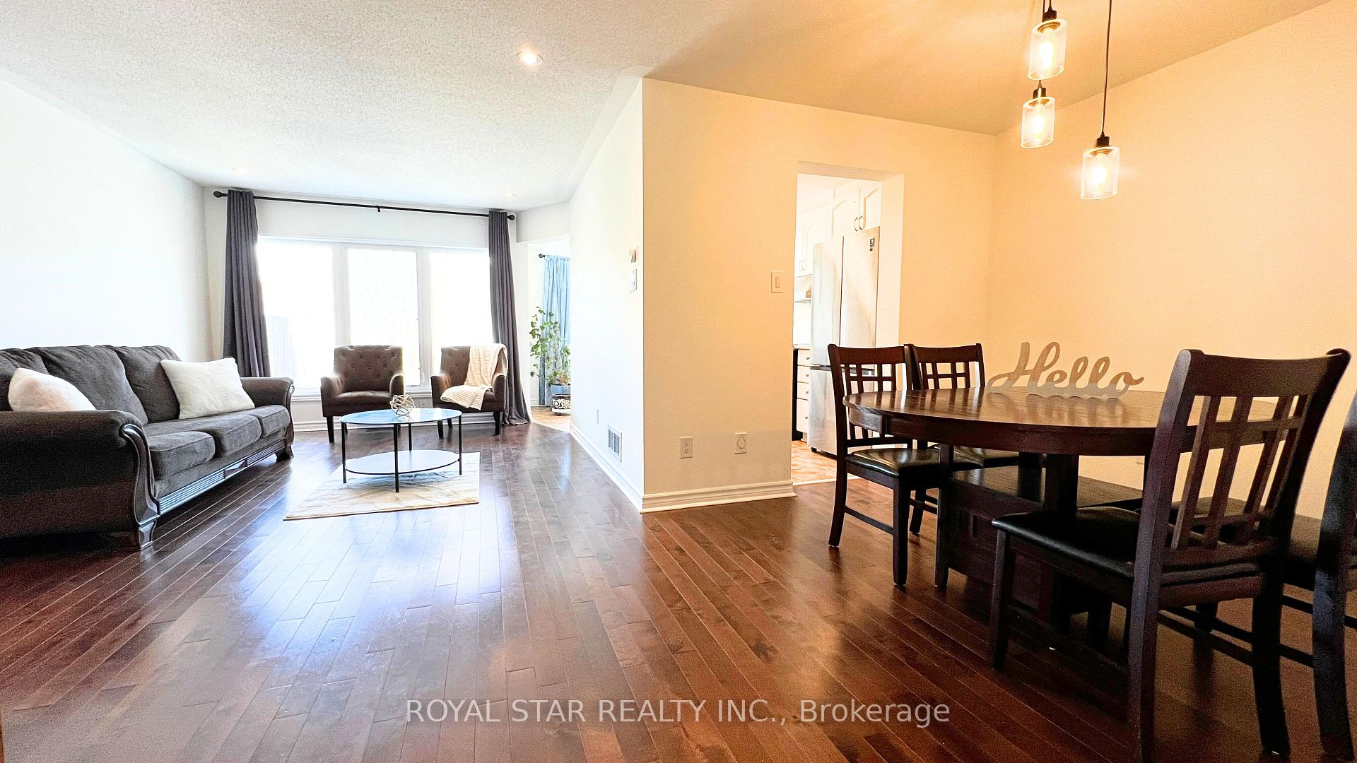 Photo 4 of 227 Hunterbrook Street, Ottawa, Kanata - Morgan's Grant/South March — HOMEH
