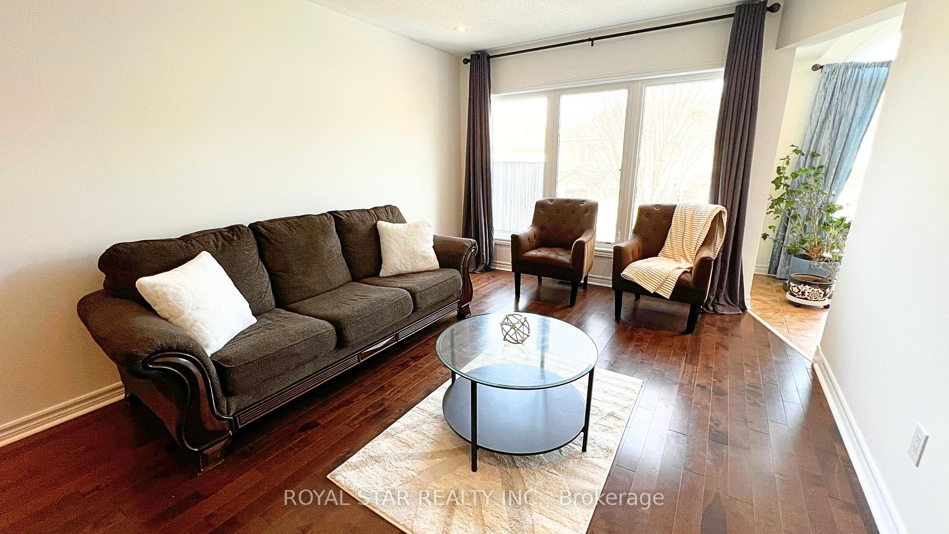 Photo 5 of 227 Hunterbrook Street, Ottawa, Kanata - Morgan's Grant/South March — HOMEH