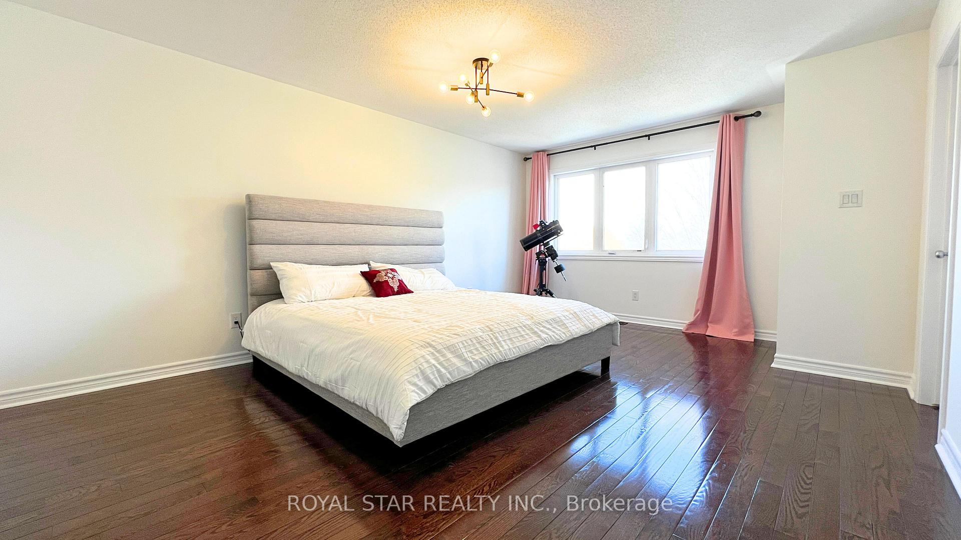 Photo 16 of 227 Hunterbrook Street, Ottawa, Kanata - Morgan's Grant/South March — HOMEH