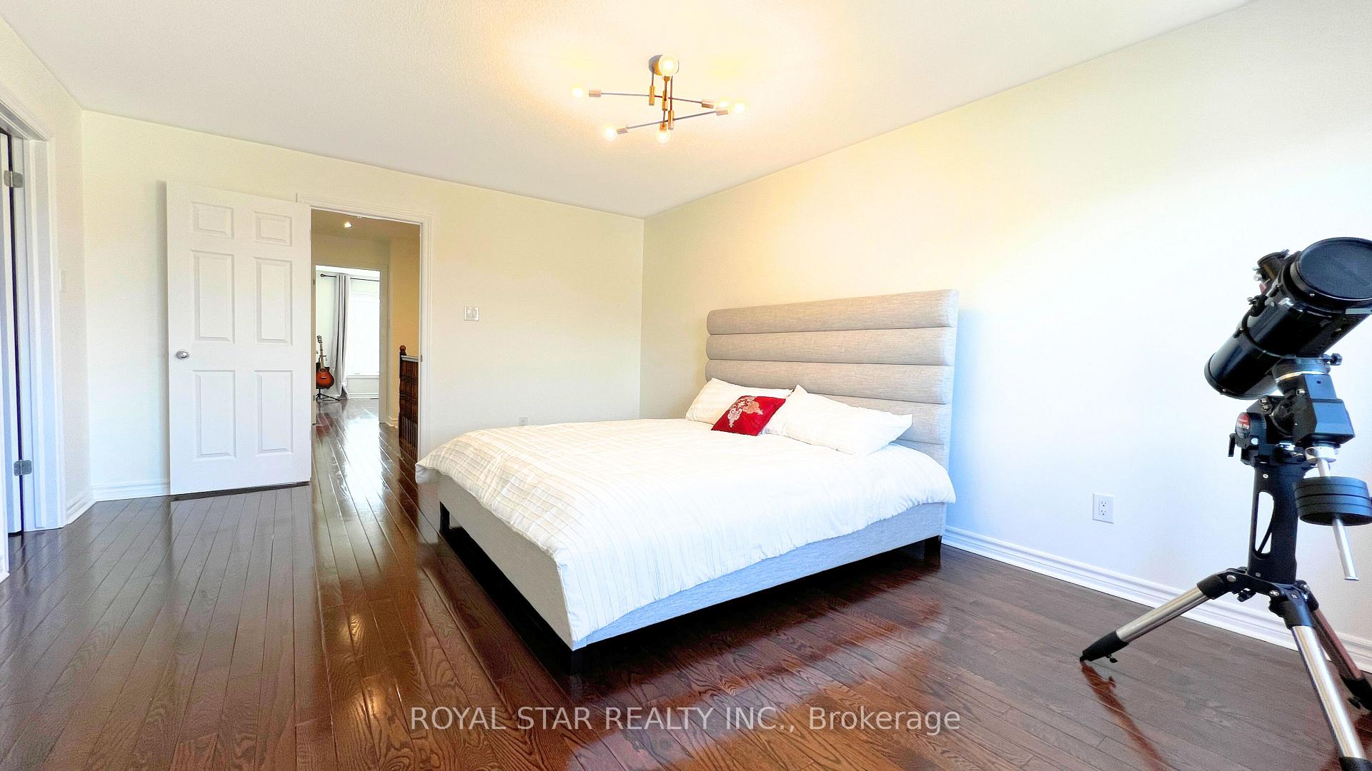 Photo 17 of 227 Hunterbrook Street, Ottawa, Kanata - Morgan's Grant/South March — HOMEH