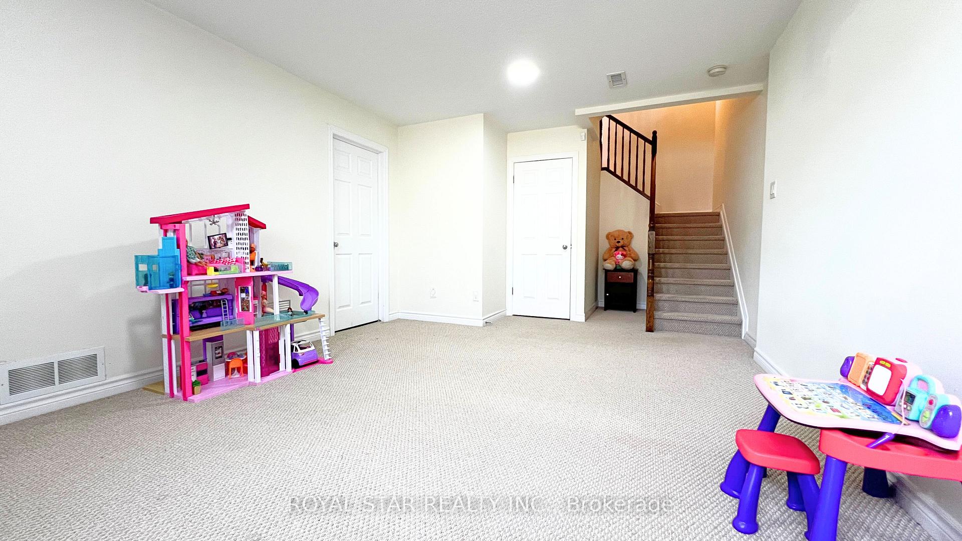 Photo 26 of 227 Hunterbrook Street, Ottawa, Kanata - Morgan's Grant/South March — HOMEH