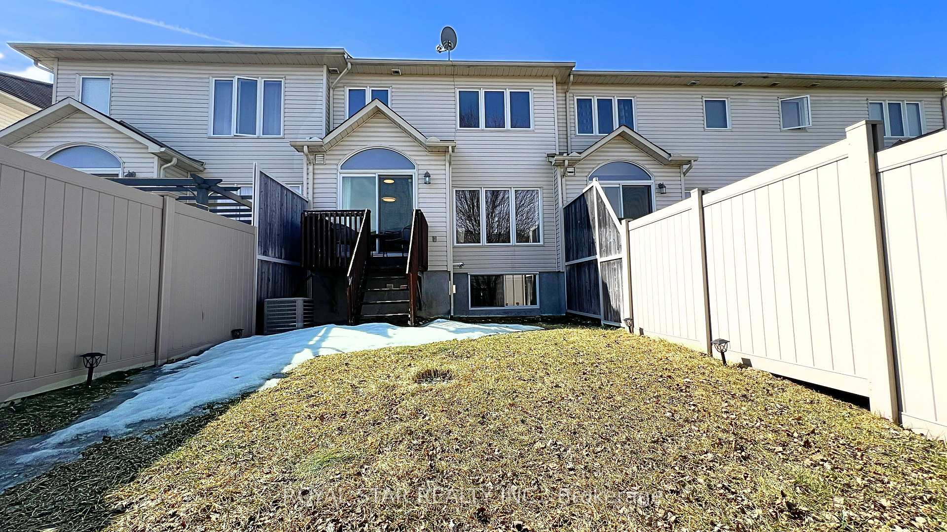 Photo 28 of 227 Hunterbrook Street, Ottawa, Kanata - Morgan's Grant/South March — HOMEH