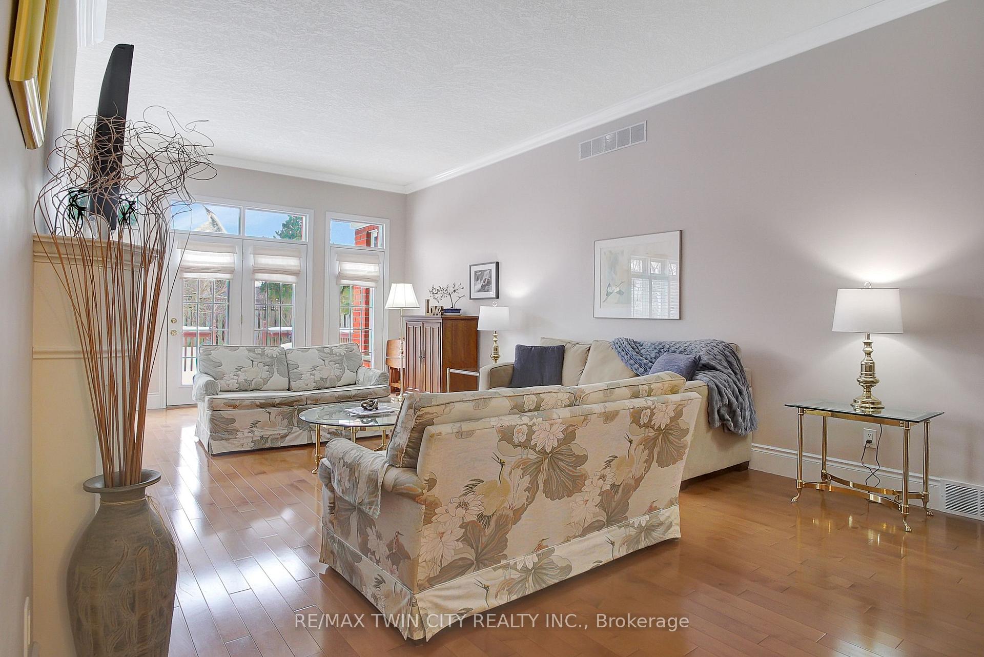 Photo 7 of 269 Deer Ridge Drive, Kitchener — HOMEH