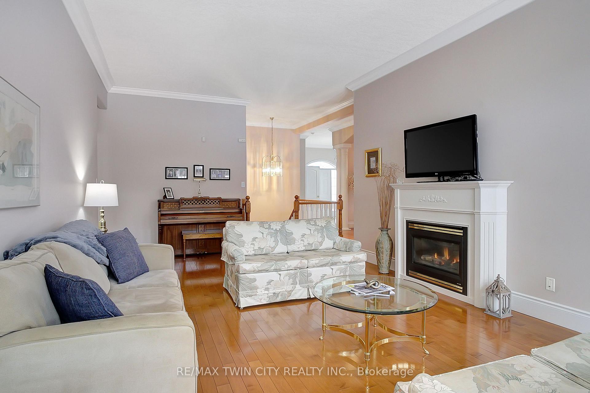 Photo 8 of 269 Deer Ridge Drive, Kitchener — HOMEH