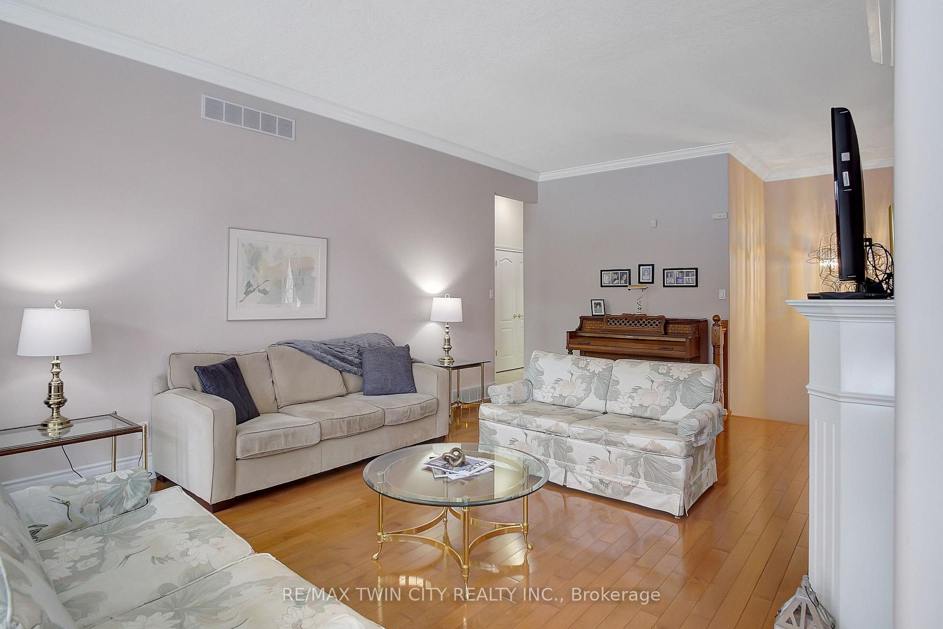 Photo 9 of 269 Deer Ridge Drive, Kitchener — HOMEH