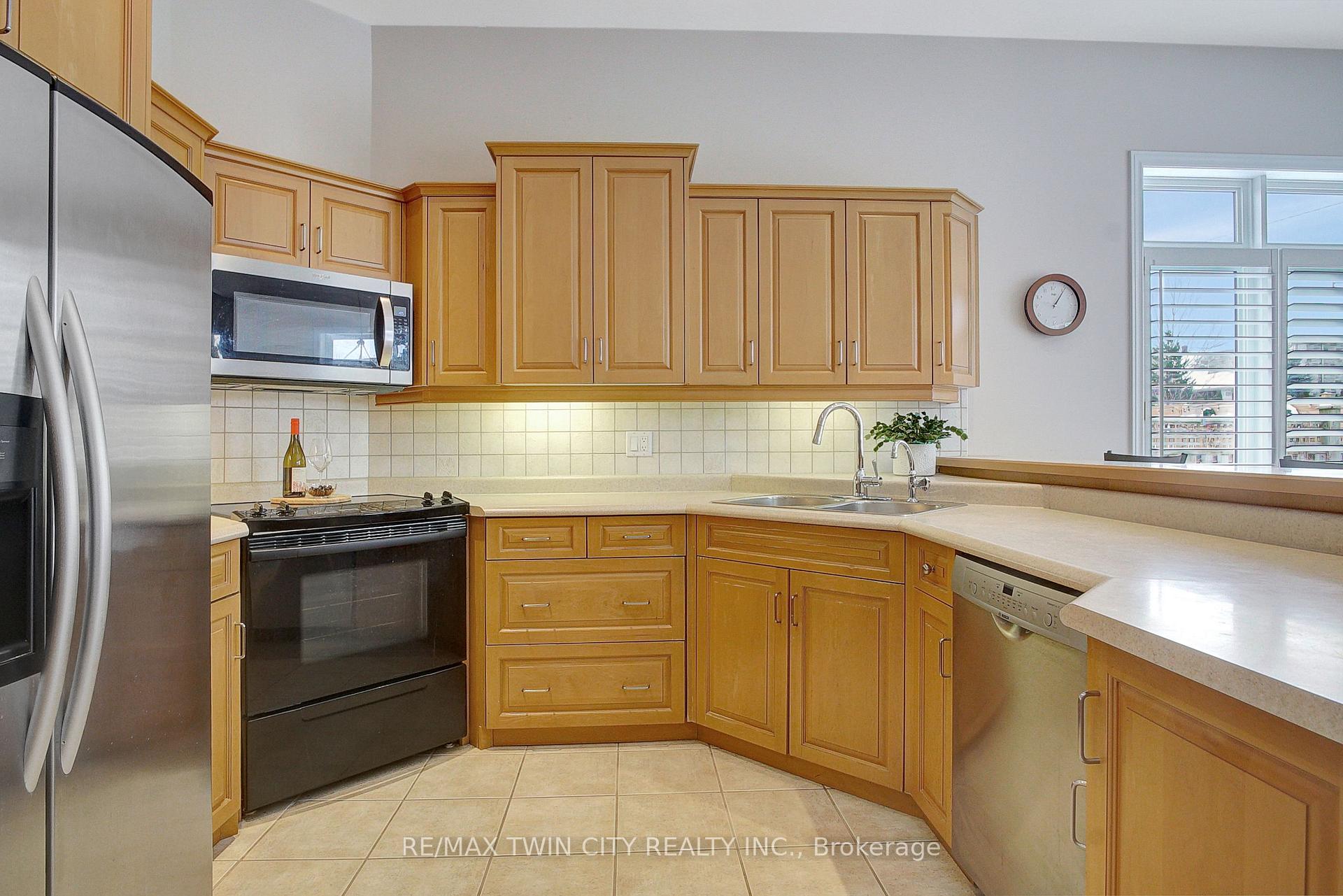 Photo 13 of 269 Deer Ridge Drive, Kitchener — HOMEH