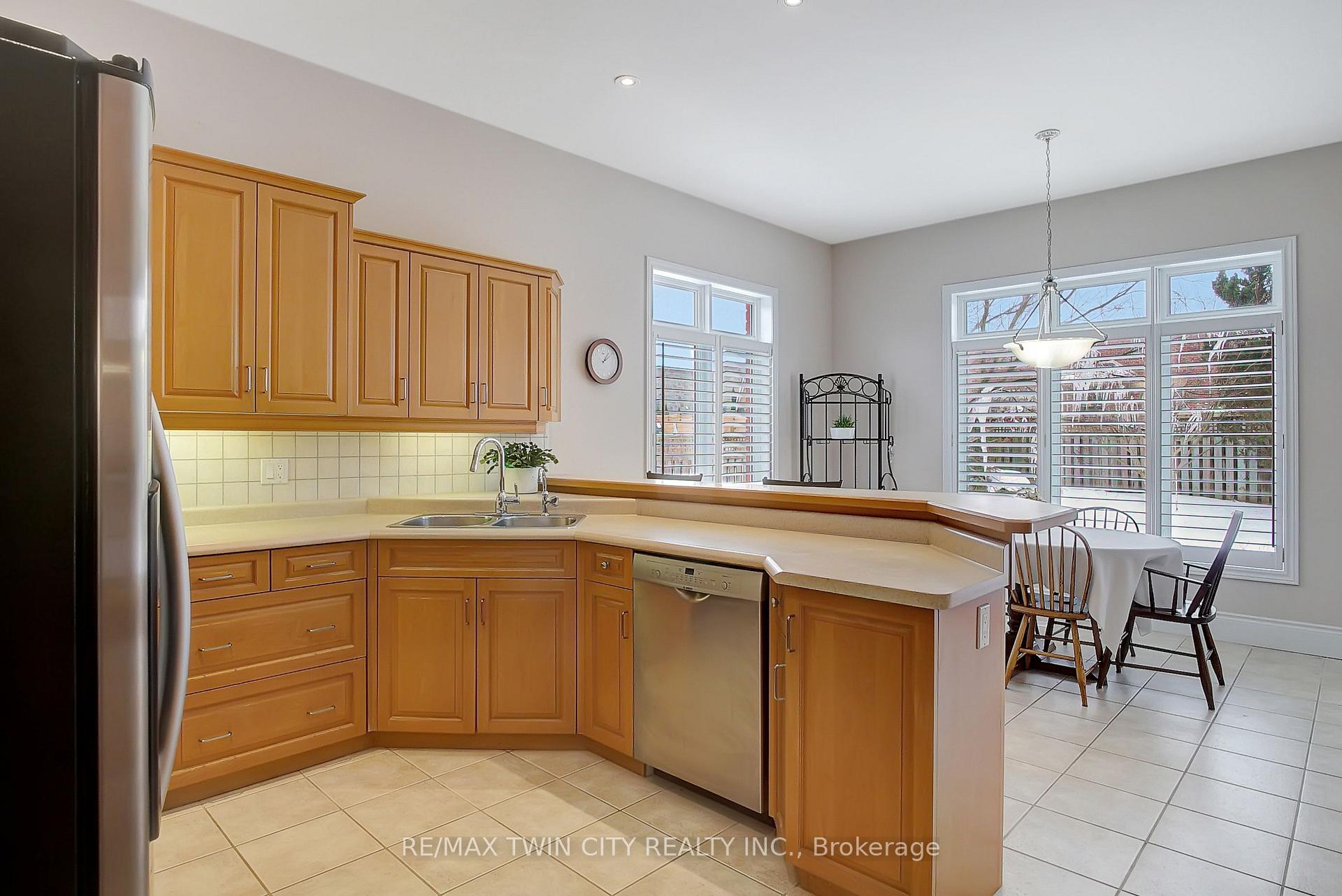 Photo 14 of 269 Deer Ridge Drive, Kitchener — HOMEH