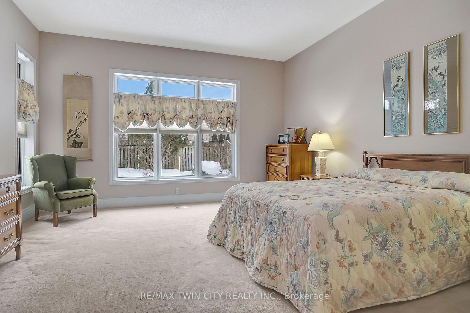 Photo 16 of 269 Deer Ridge Drive, Kitchener — HOMEH
