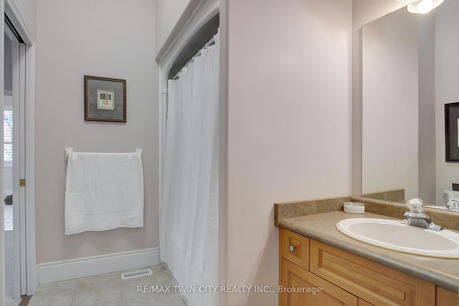Photo 20 of 269 Deer Ridge Drive, Kitchener — HOMEH