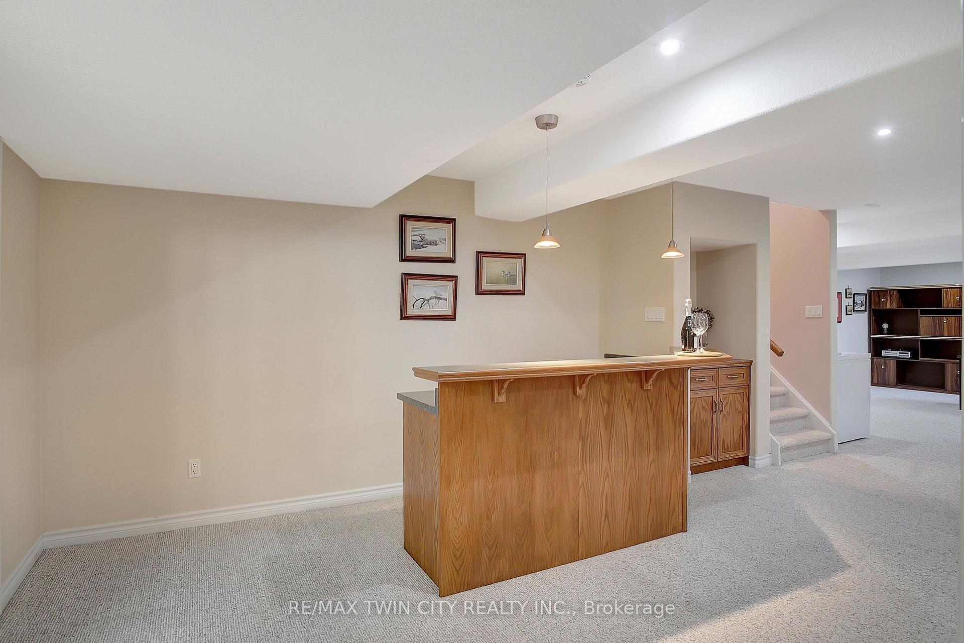 Photo 23 of 269 Deer Ridge Drive, Kitchener — HOMEH