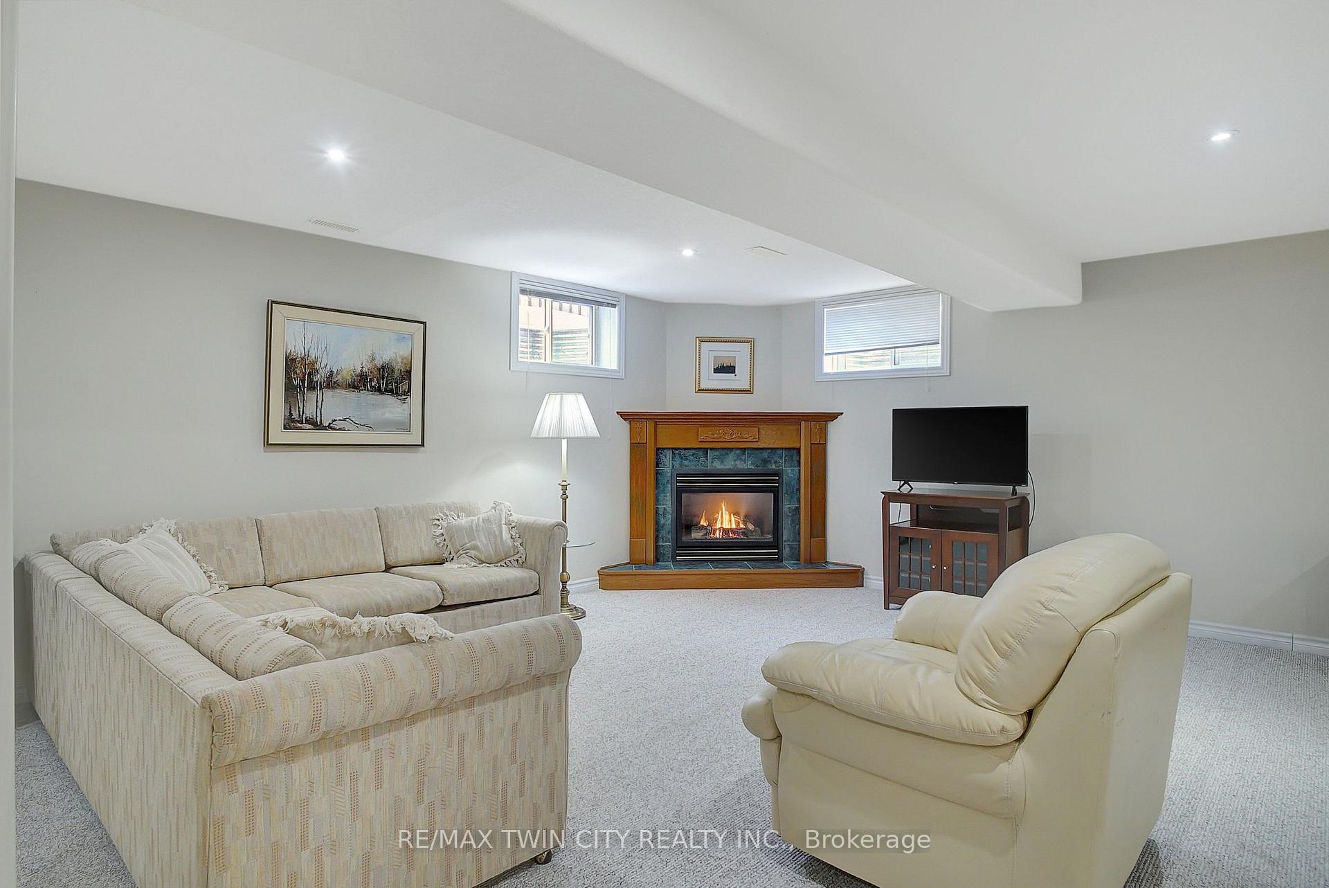 Photo 25 of 269 Deer Ridge Drive, Kitchener — HOMEH