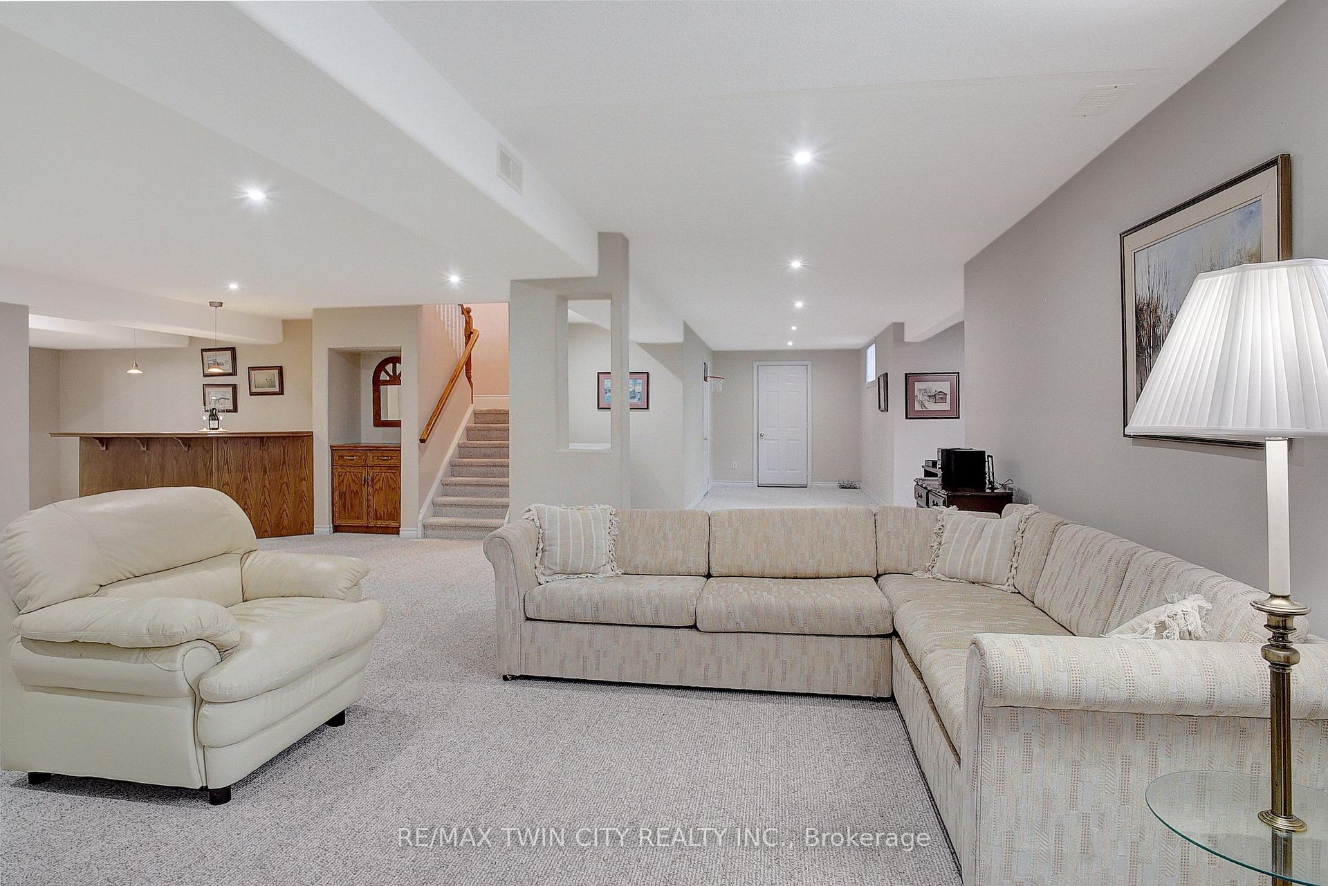 Photo 26 of 269 Deer Ridge Drive, Kitchener — HOMEH